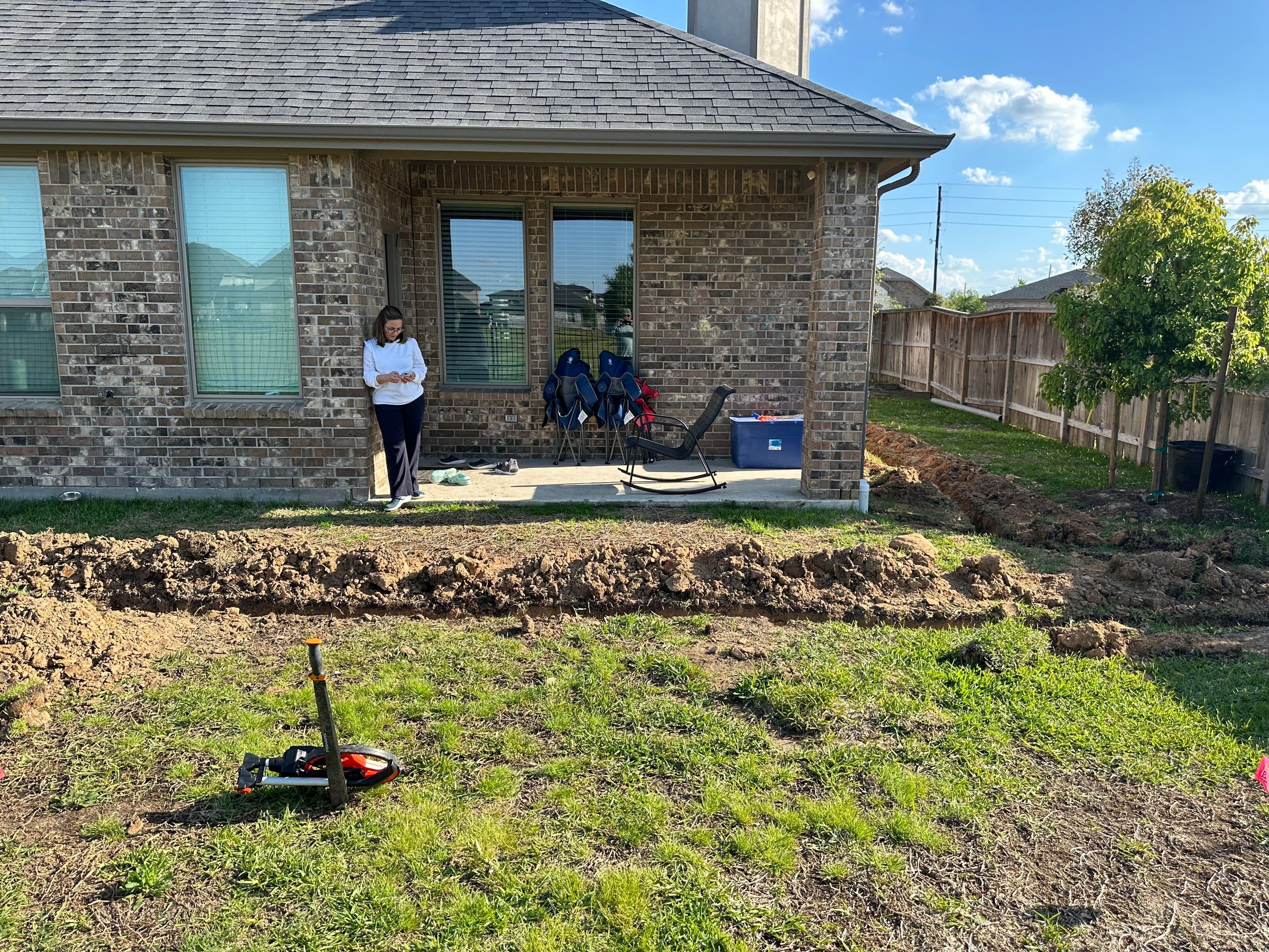 Drainage Fixed, Front Yard Flawless: Phase 1 of Flavia's Landscape Plan! 🌿💧 by Texas Urban Elements