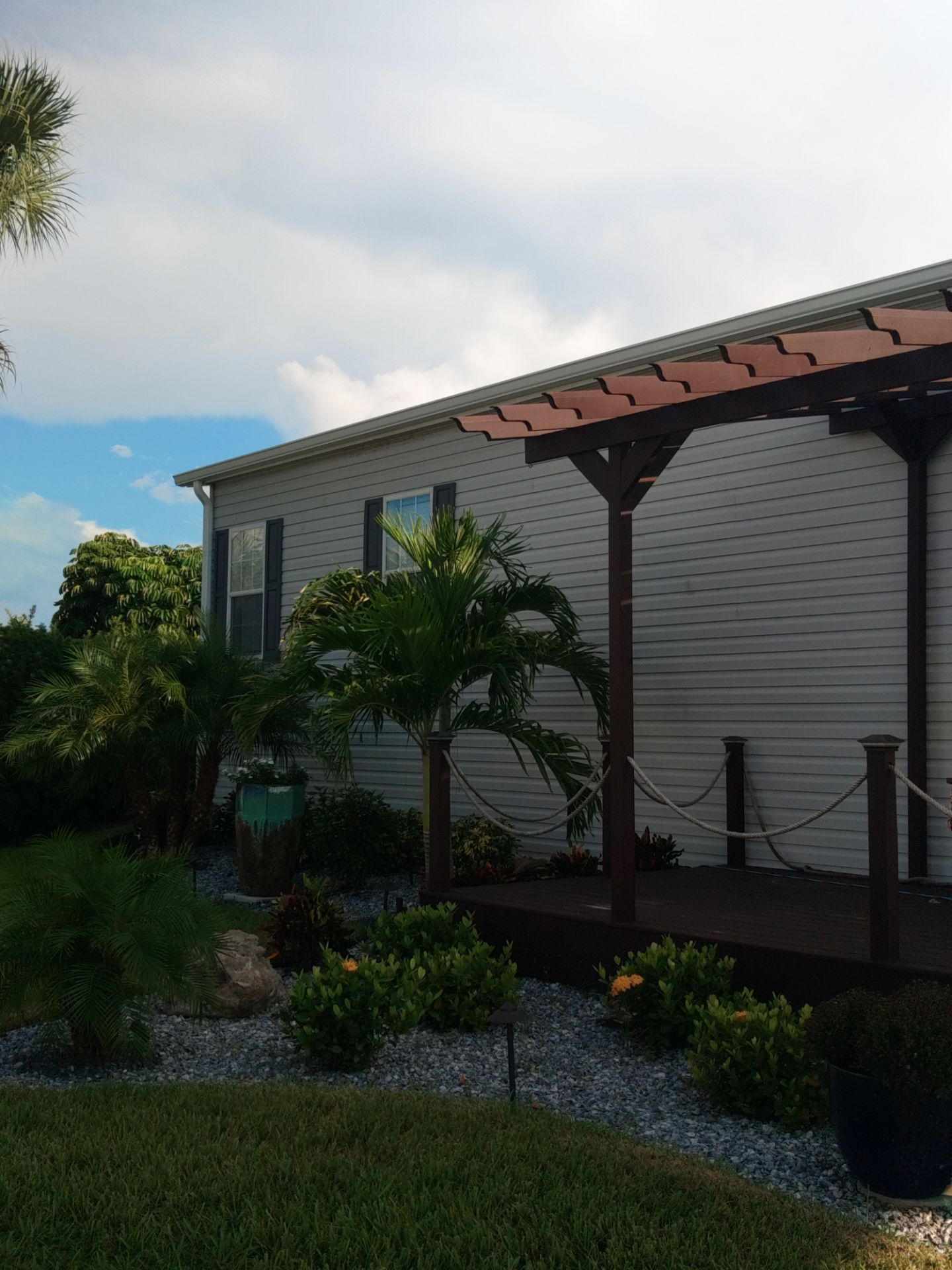7-Inch Seamless Gutters for Heavy Rain in Sarasota FL by Gutter Professors