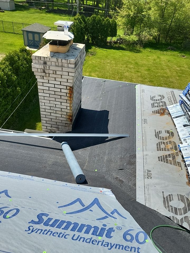 ATLAS PINNACLE COLOR: SUMMER STORM DRIP EDGE: WHITE by Eagle Eye Roofing