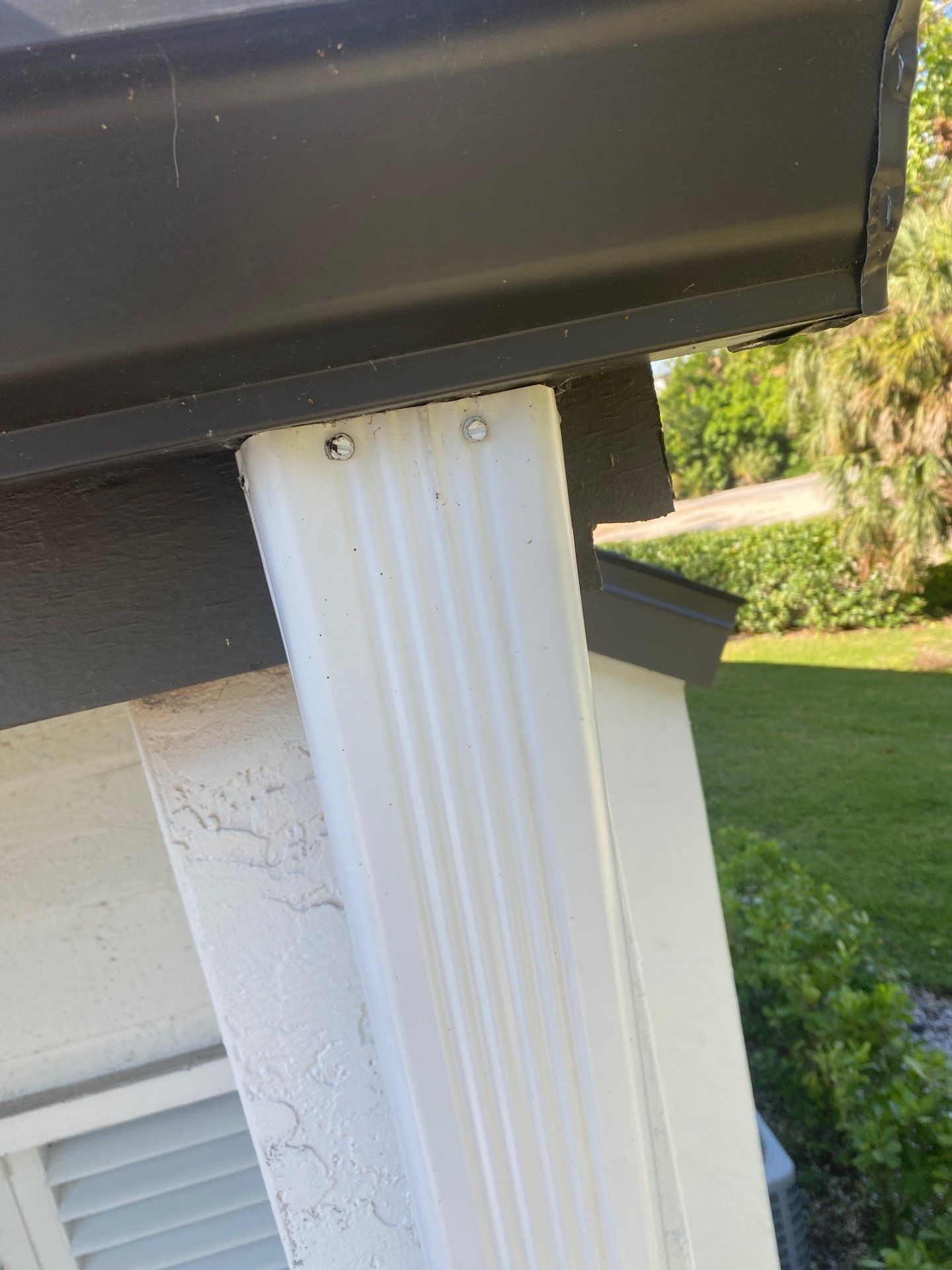 Gutter cleaning all buildings are the same for 6 units in Fort Myers FL by Gutter Professors