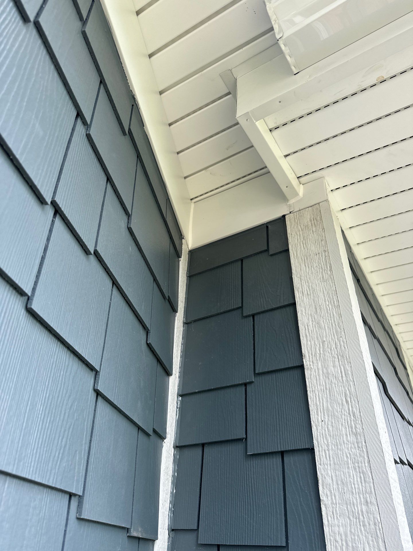 Siding Replacement using Hardie Plank S8 1/4" by 180 Contractors