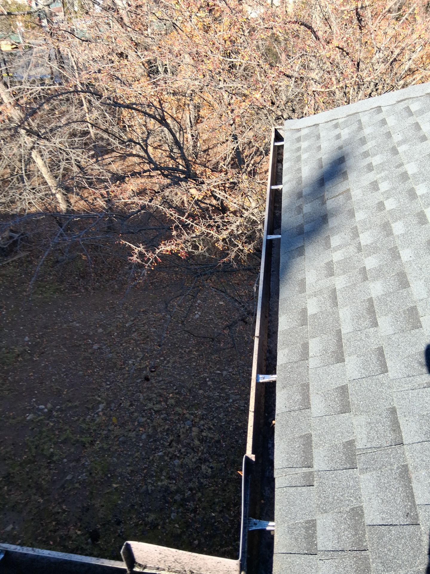 Commercial gutter cleaning Jersey City, NJ after photo with clean gutters