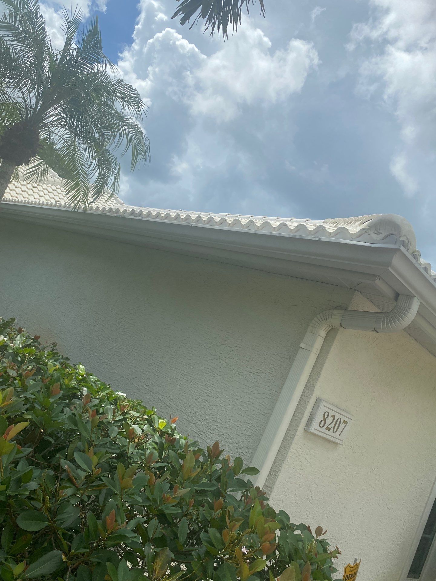 Leaf Guard using Gutter Guards for Florida Home by Gutter Professors