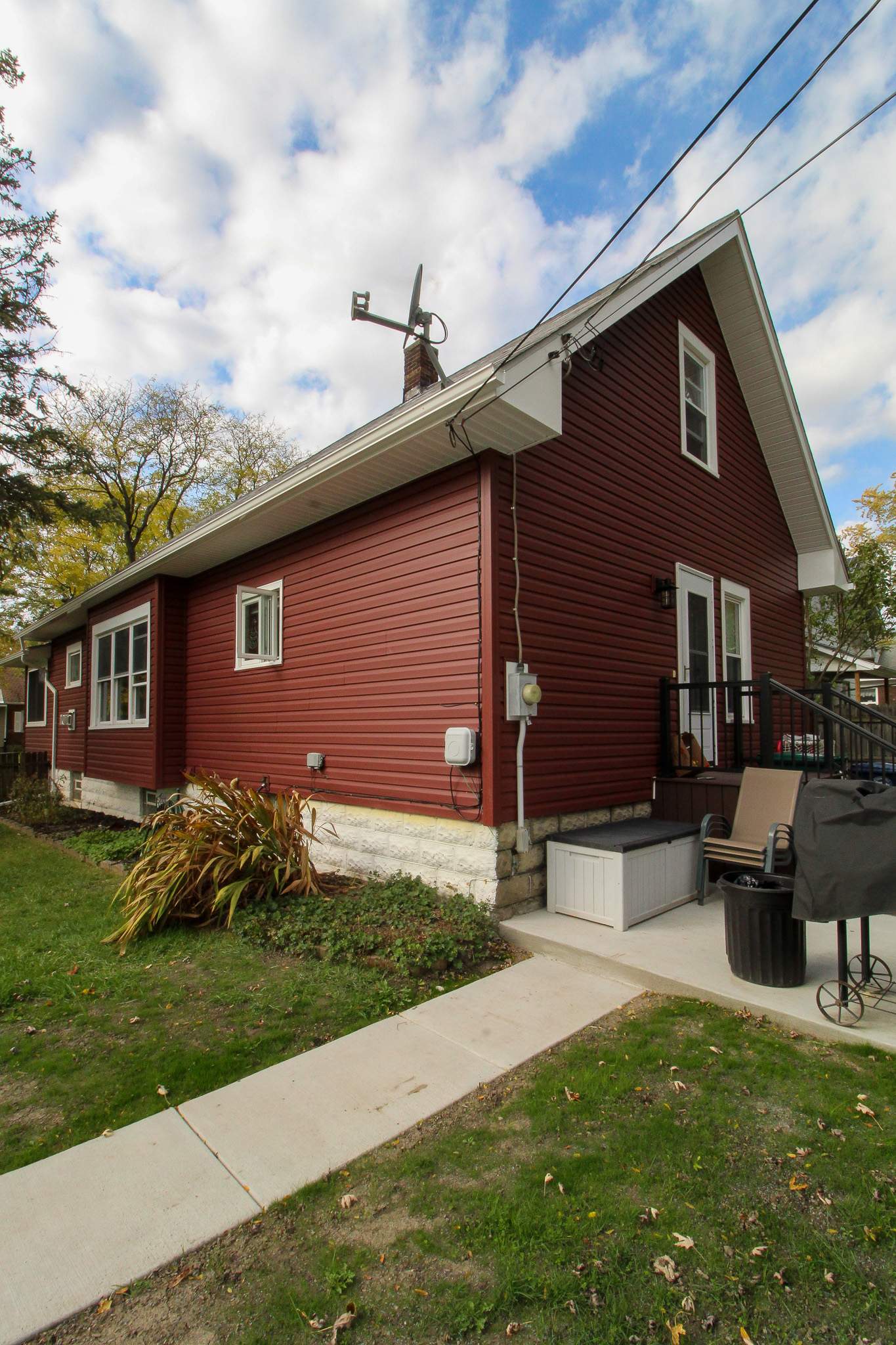 Exterior Siding and Window Replacement by Ivy Lea Construction