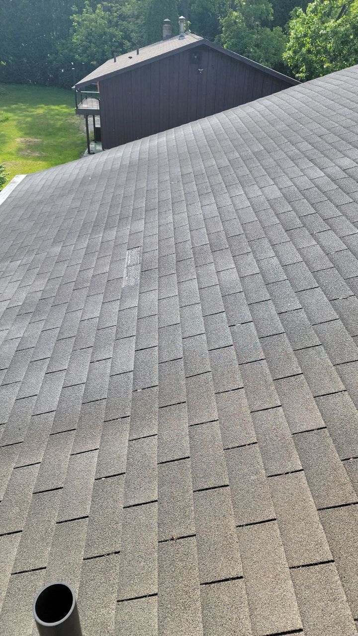 Brand: Atlas Pinnacle Color: Pristine Scotchgarde Pewter Drip: White by Eagle Eye Roofing