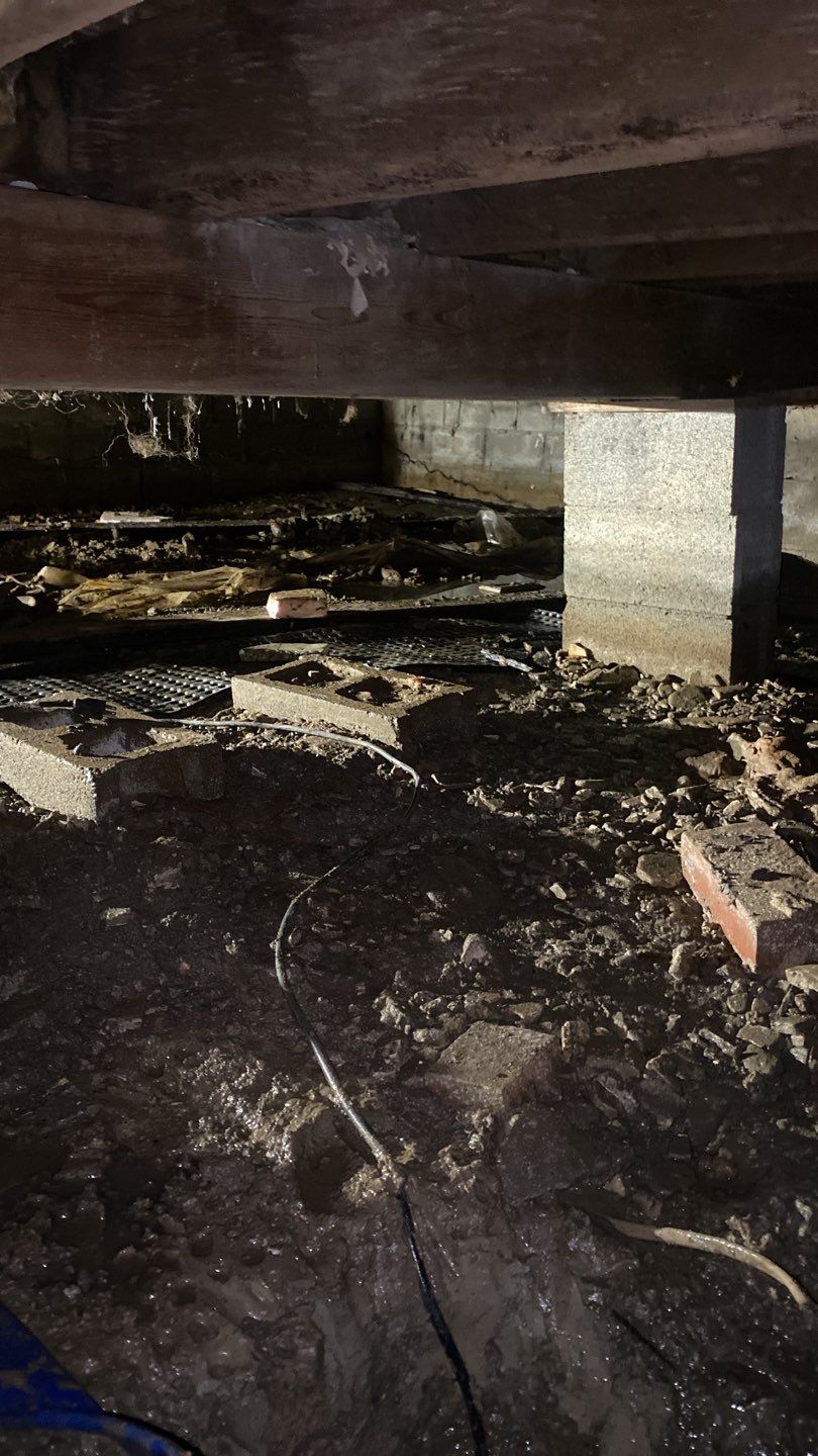Crawl space encapsulation and Waterproofing using GrateDrain Waterproofing System by Toledo Basement Repair 
