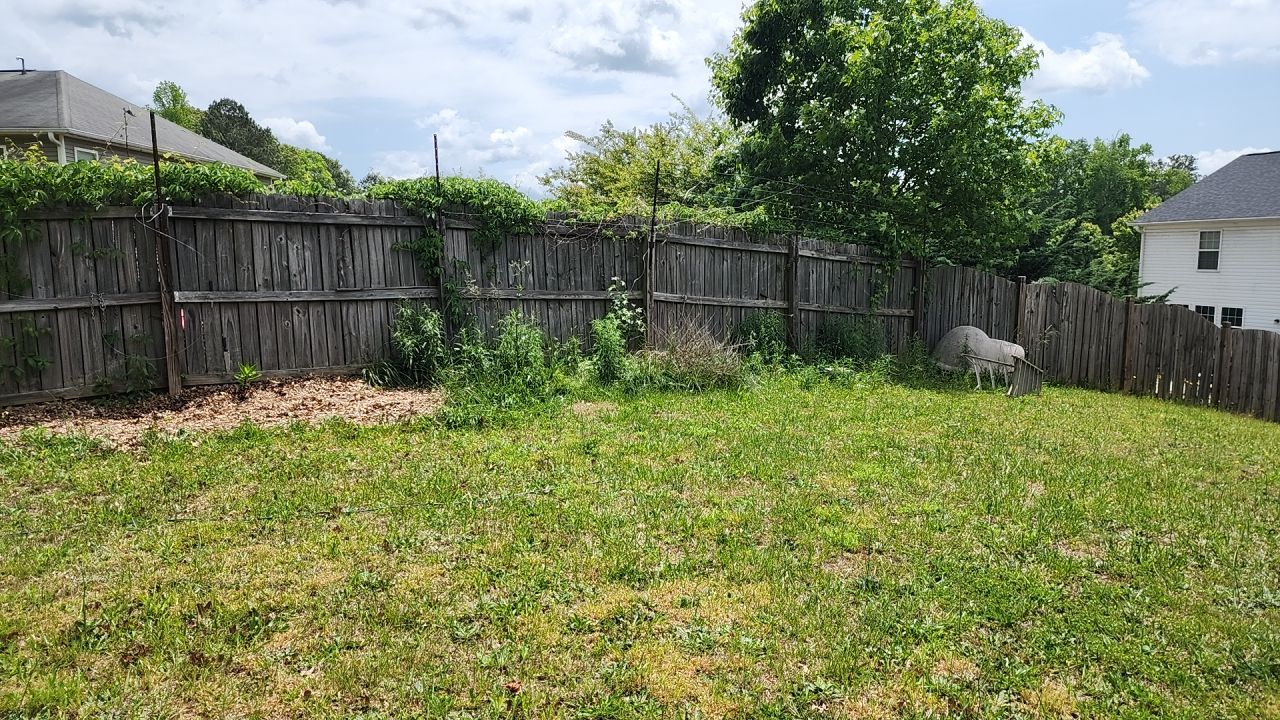 8 Foot Wood Privacy Fence Installation by Titans of Timber Fence & Stain