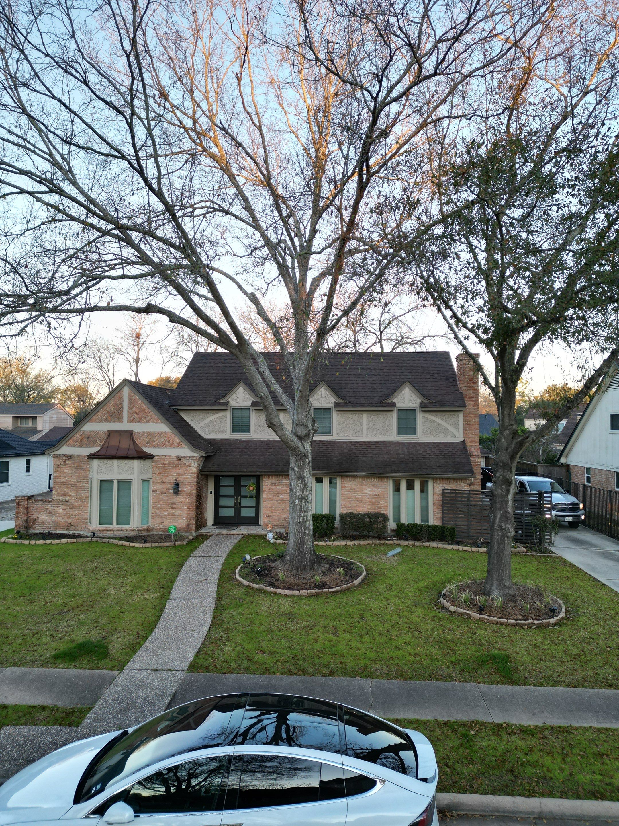 IKO Cambridge Weathered Wood by HHH Roofing & Construction