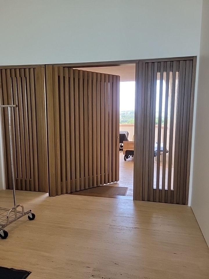 7774 - FISHER ISLAND by Impact Precious Wood Inc.