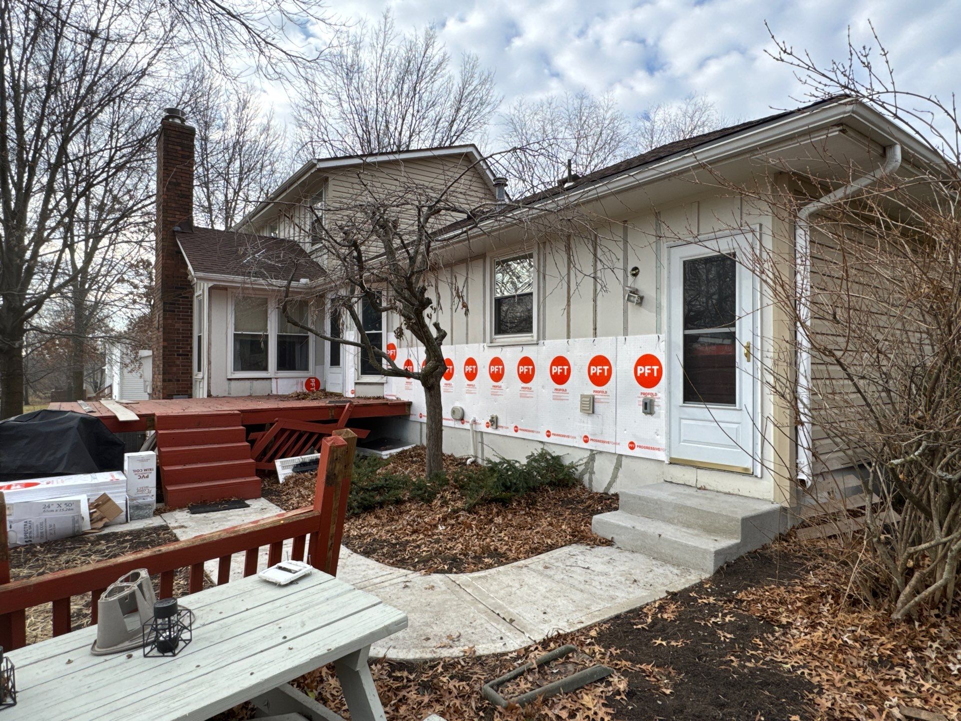 Siding Installation using Exterior Portfolio Vinyl Siding in Raymore Mo  by EEC  Windows, Siding & Roofing 