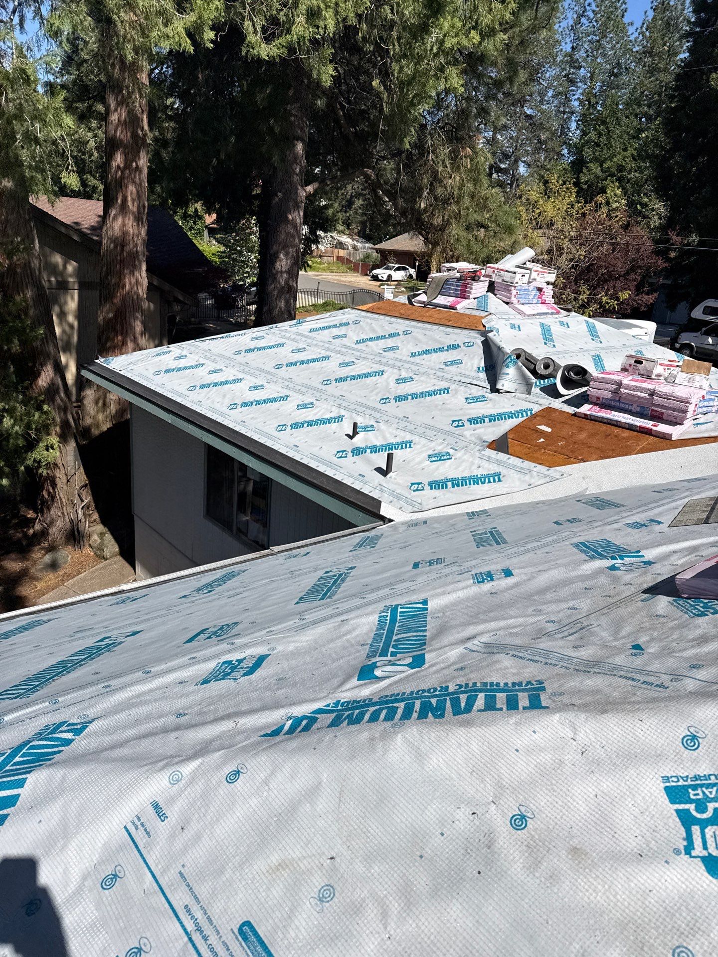 Owens Corning Roofing and REC solar panels by Byers Enterprises 