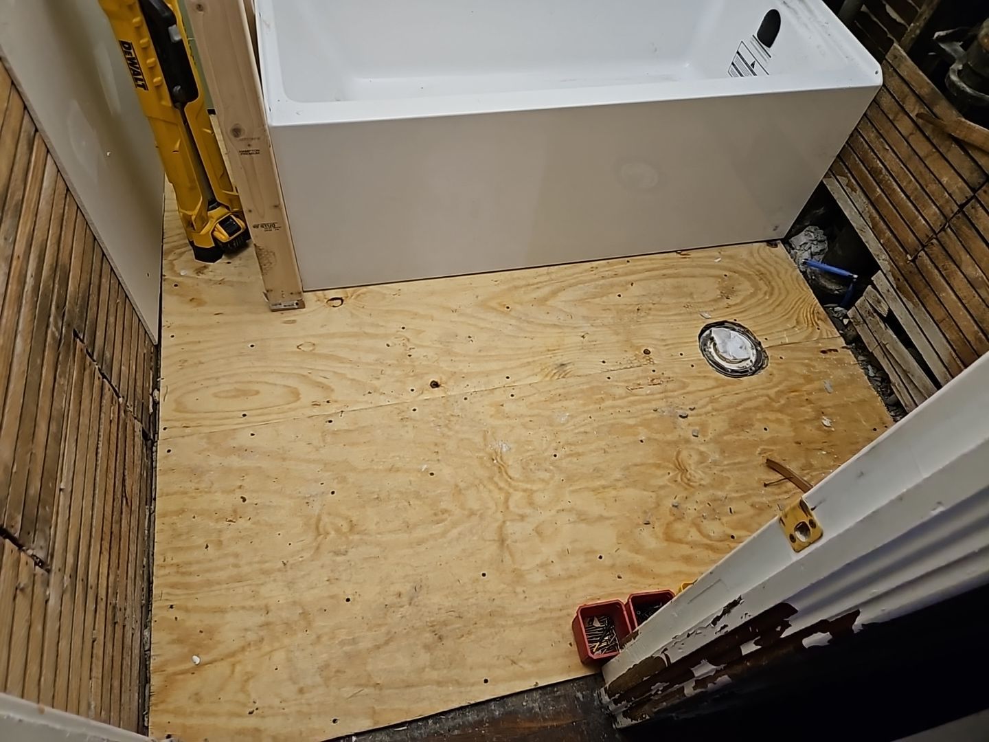 Easy to clean bathroom! Fresh by The Shower Company