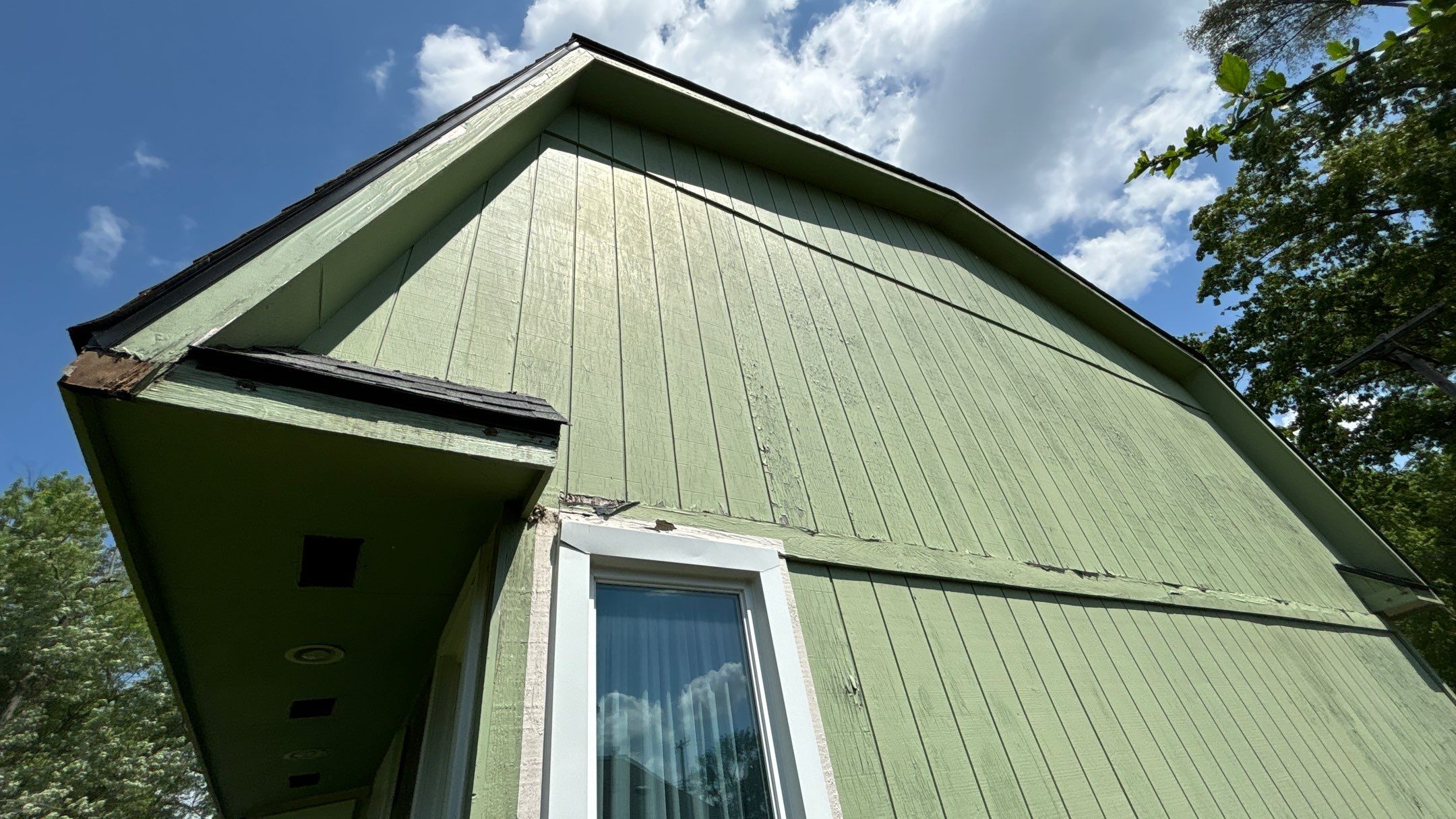 Siding Replacement using Hardie Plank S8 1/4" by 180 Contractors