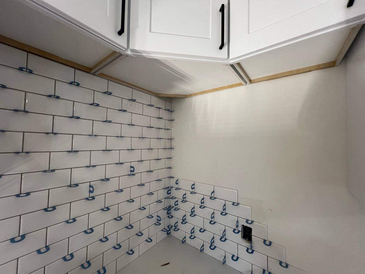 Backsplash Installation by Handyman State LLC