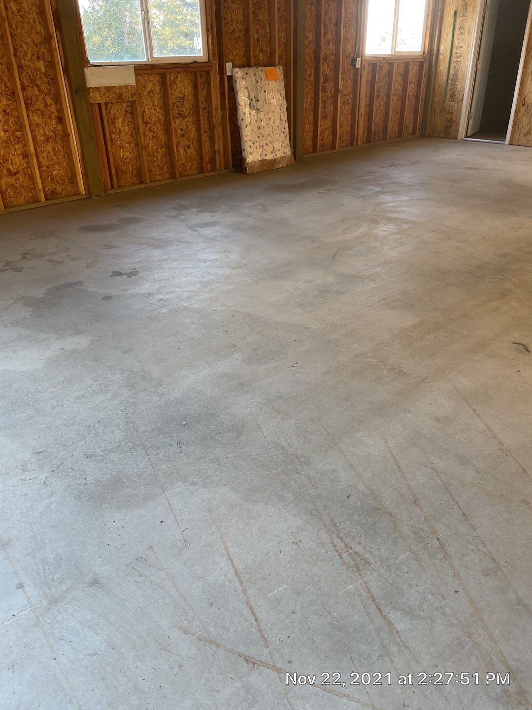 Garage Transformation using Penntek Evolution System and Smoke Color by Croc Coatings, LLC