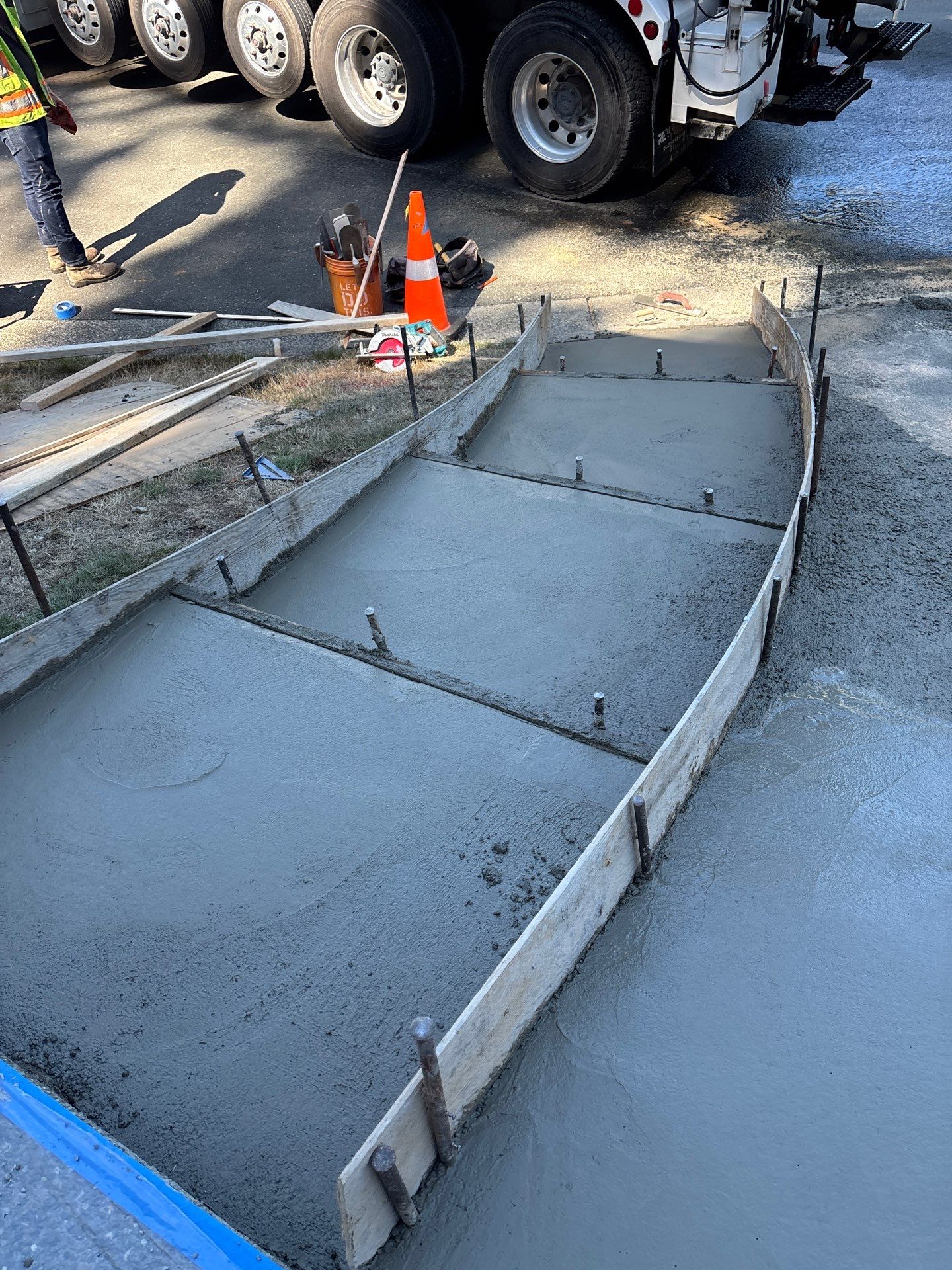 Concrete Driveway and Steps Renovation | Bothell  by Jireh Asphalt & Concrete Inc 