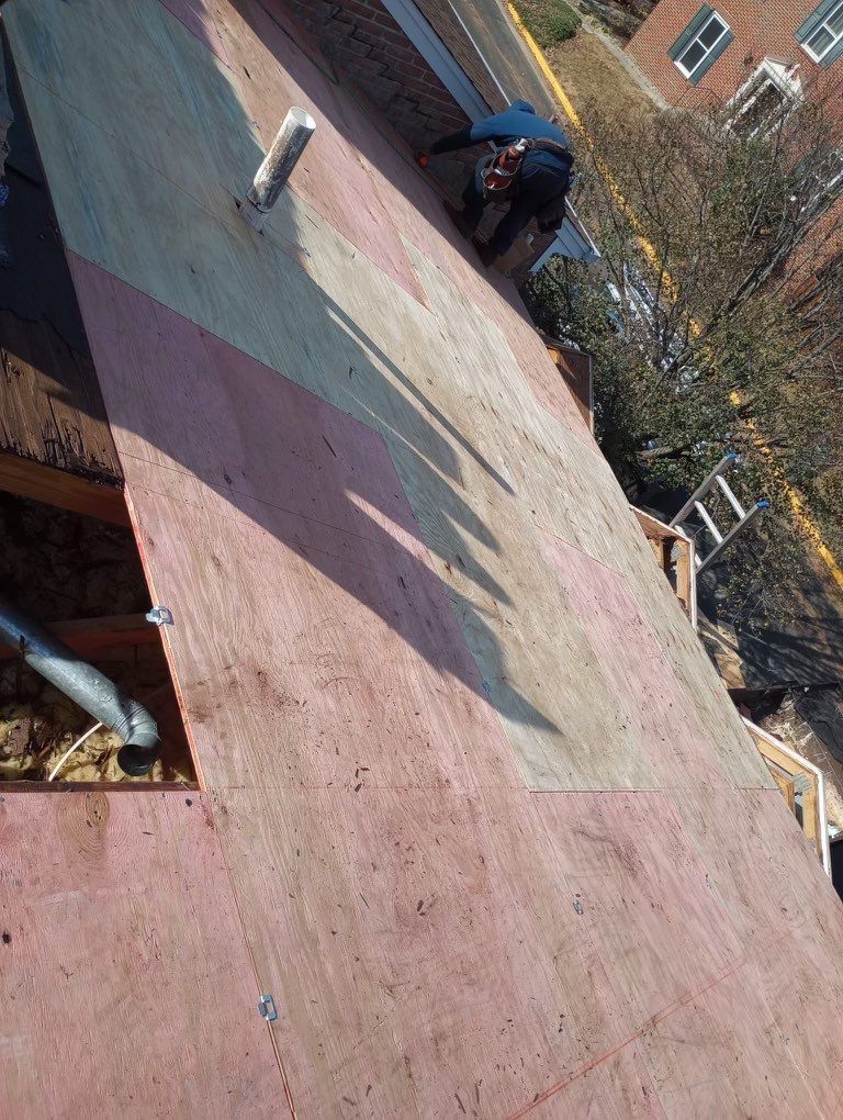 Alexandria: Residential Roof Replacement with CertainTeed Landmark Pro in Max Def Georgetown Gray by RM Banning, Inc.