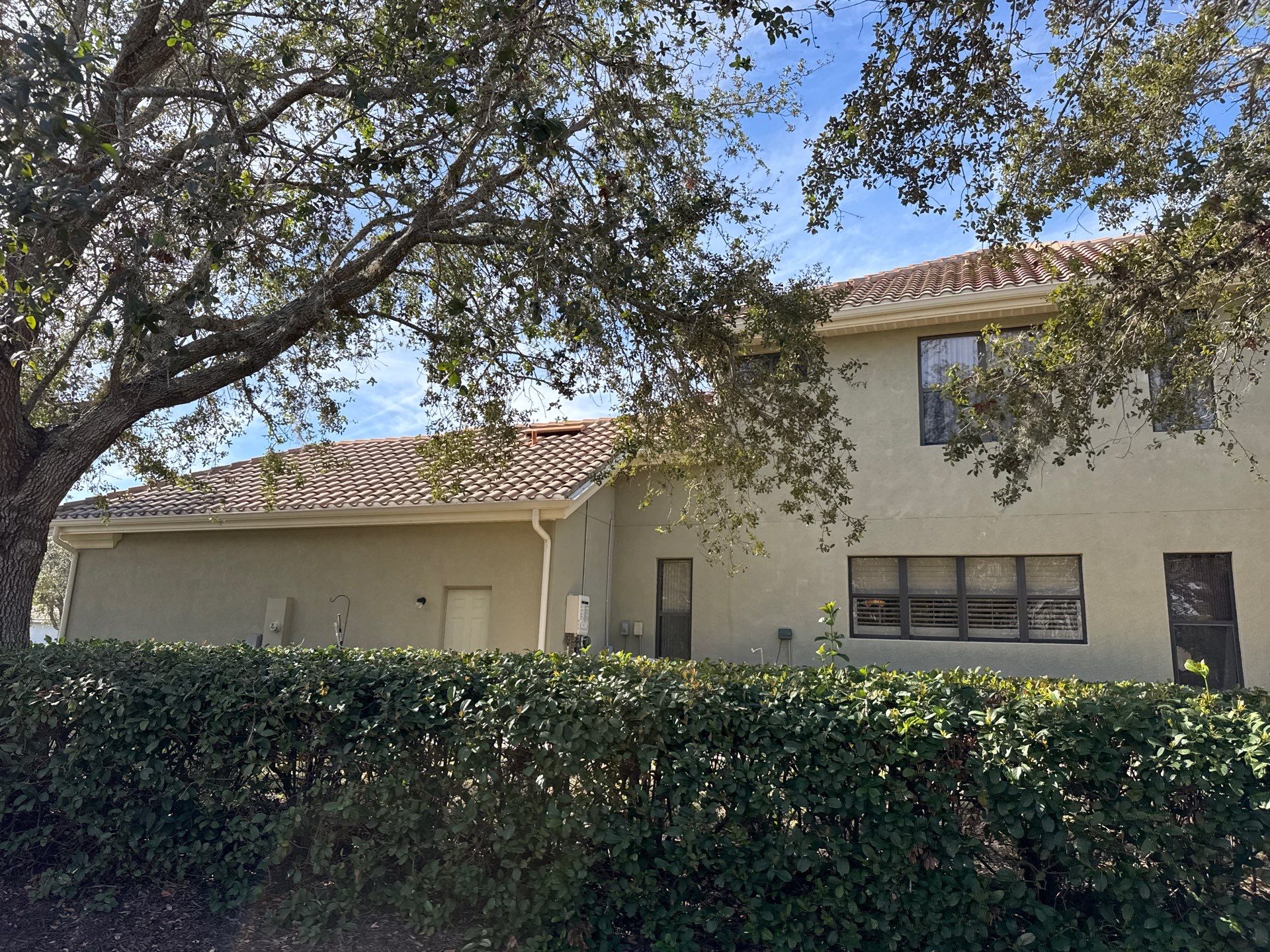 Roof Cleaning & Pool Deck Cleaning! Winding River, Bradenton, FL by Sunshine AquaWash