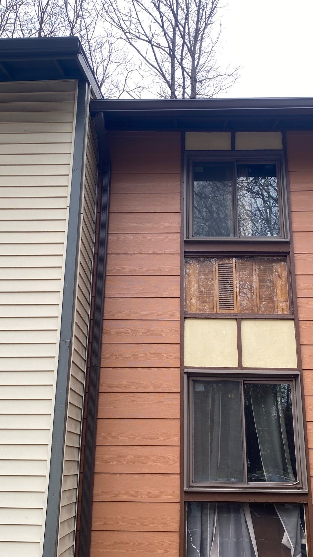 Reston: Residential Siding Replacement with James Hardie Statement Beaded Plank in Cappuccino Muffin by RM Banning, Inc.