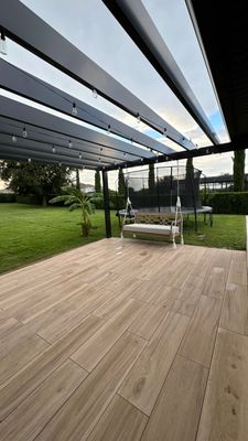 Open trellis pergola