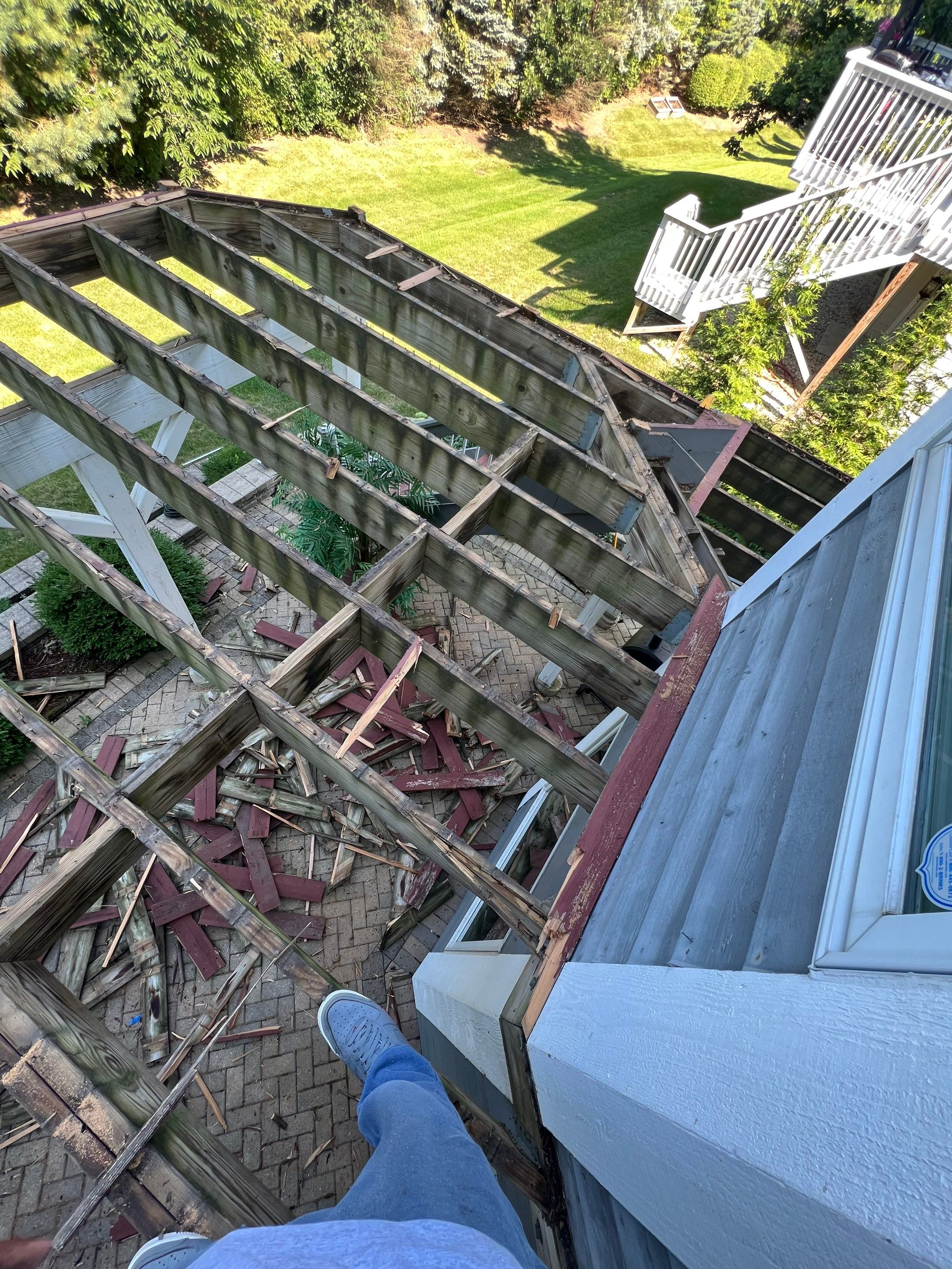 Deck by INQUSE GENERAL CONTRACTOR