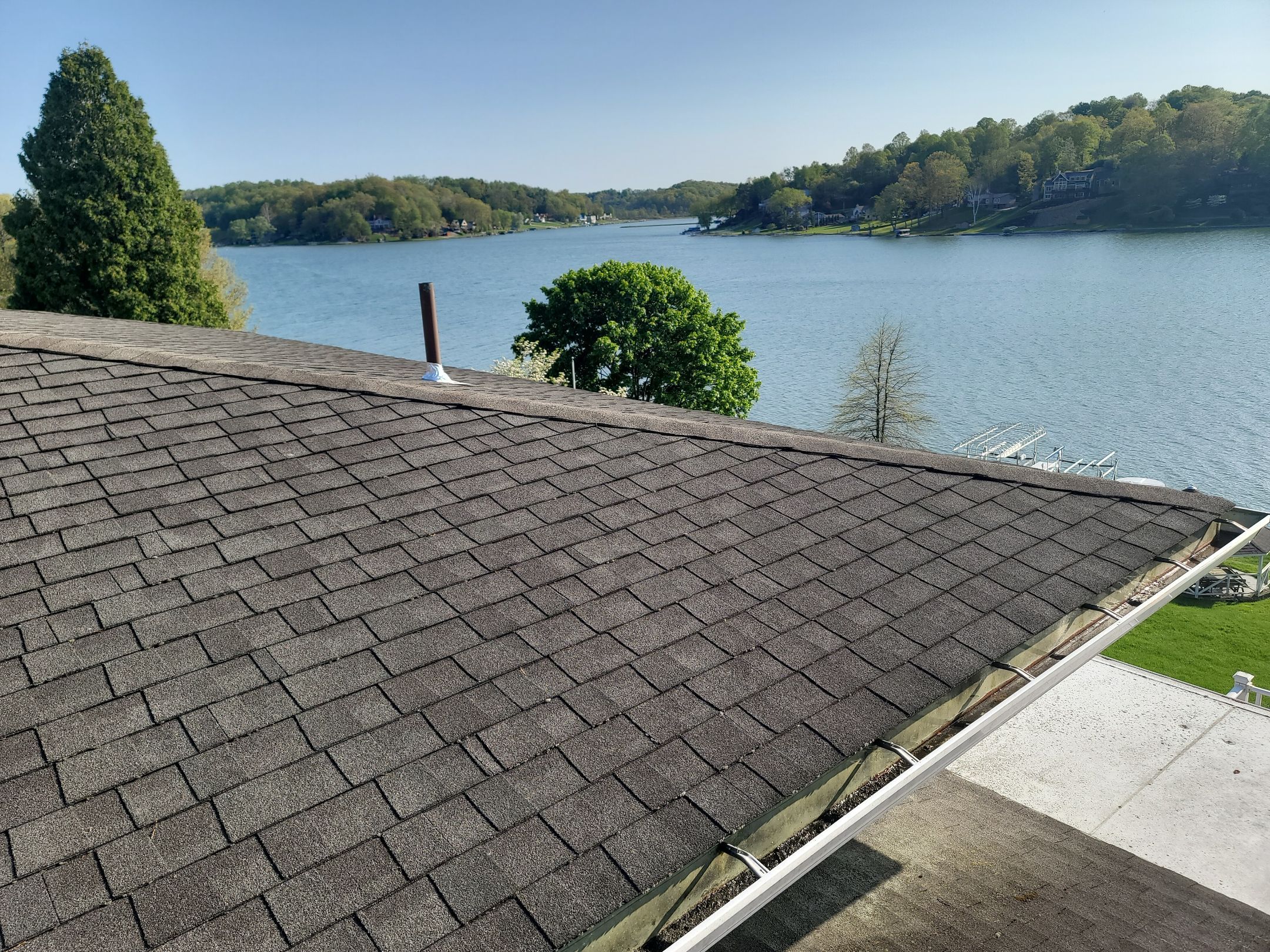 ATLAS PINNACLE HP W/SCOTCHGARD COLOR: WEATHERED WOOD by Eagle Eye Roofing