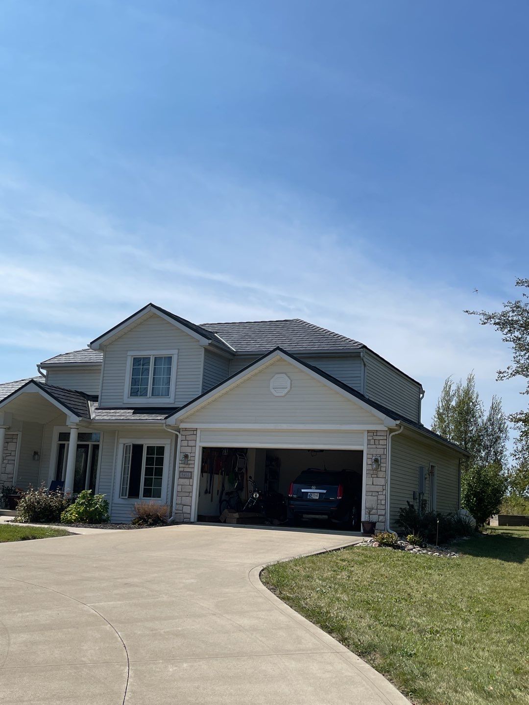 Residential Roofing Installation using Vic West Nothridge Slate by 4Ever Metal Roofing