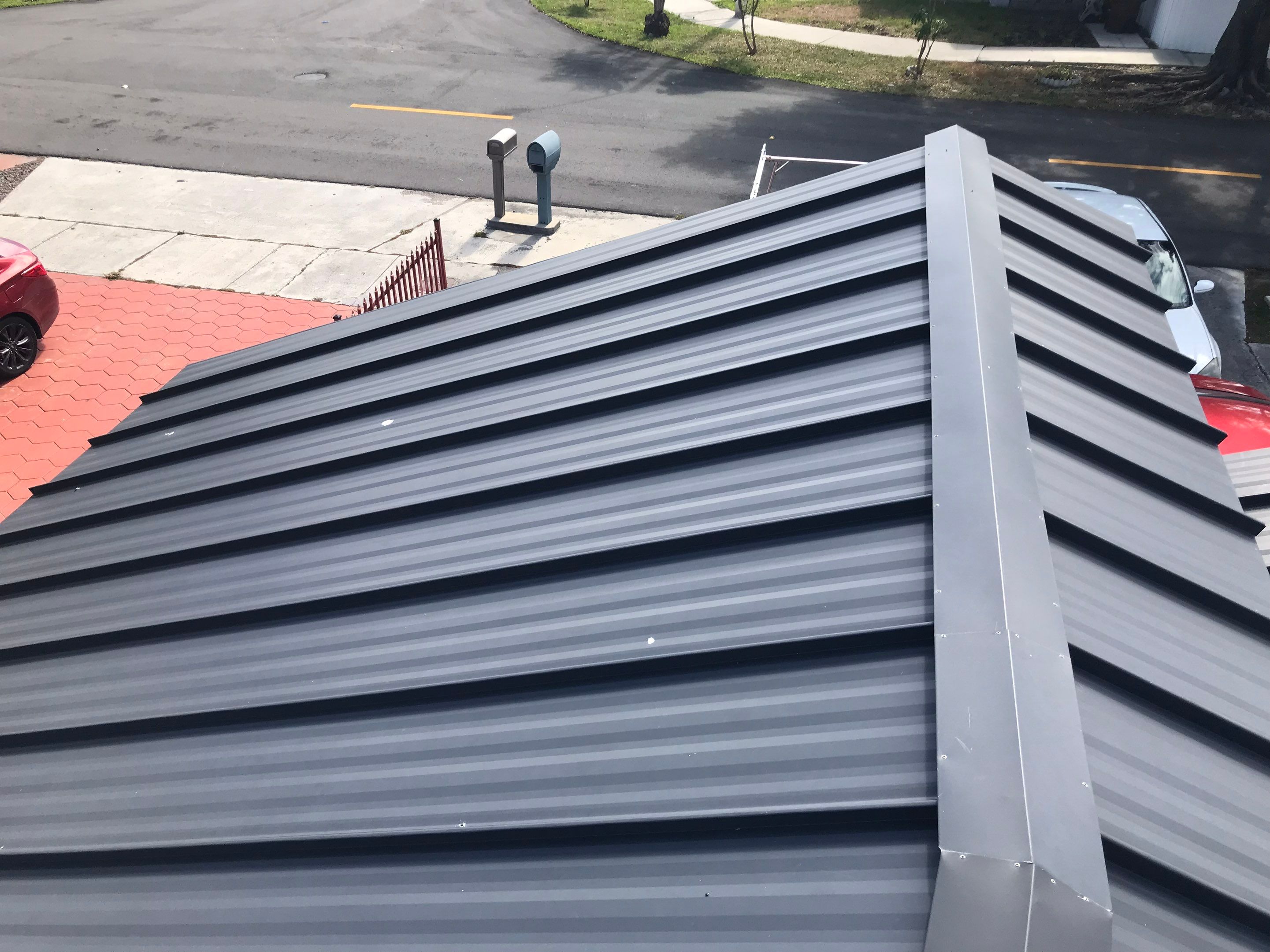 Metal Roof - Galvalume - Matte Black by Istueta Roofing