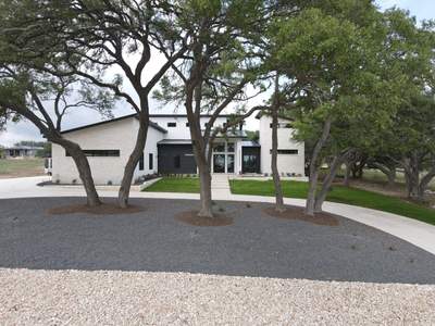 Belle Oaks - I