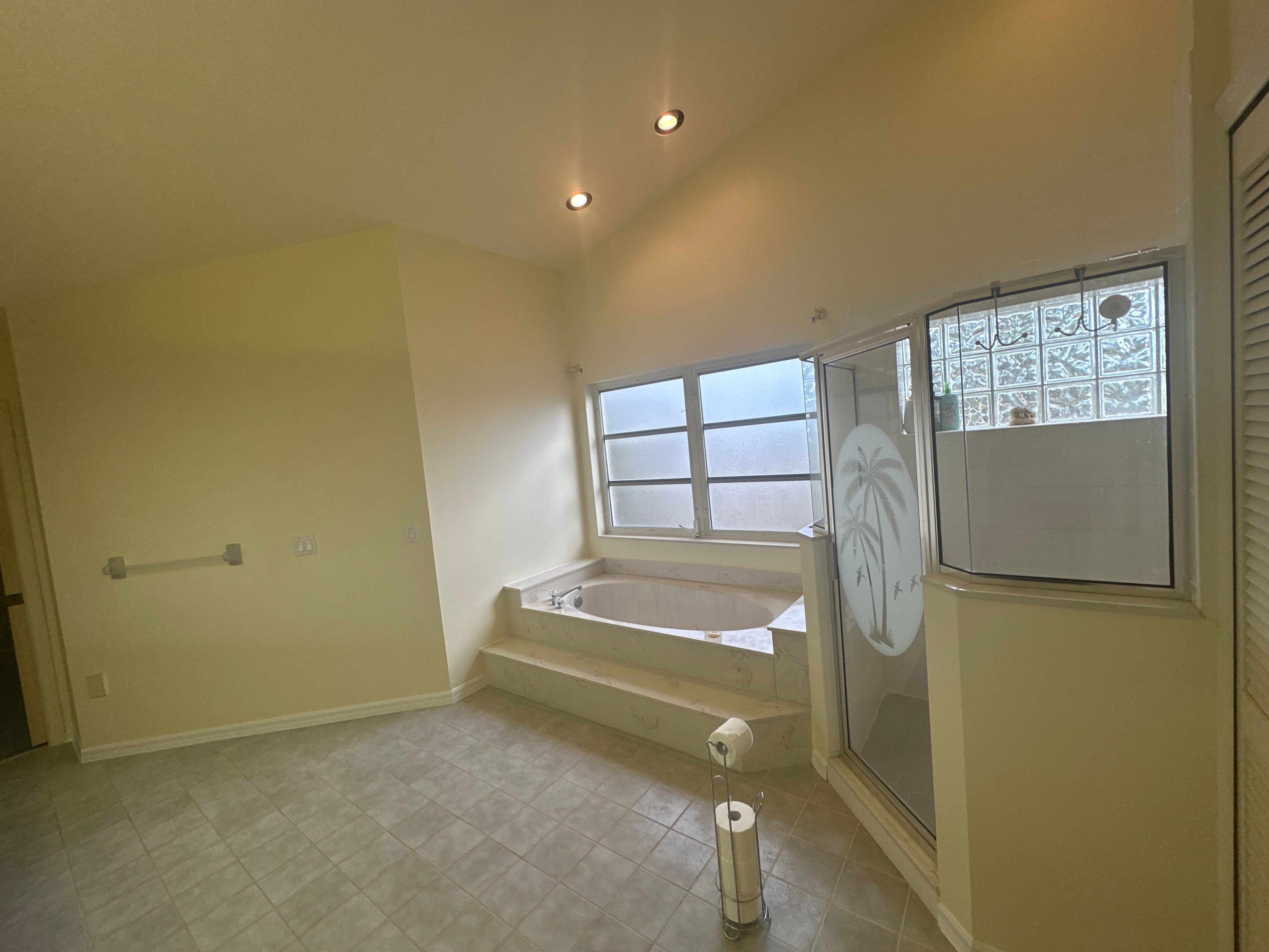 Lenny Van Denhandel - Interior by Fresh Coat Painters
