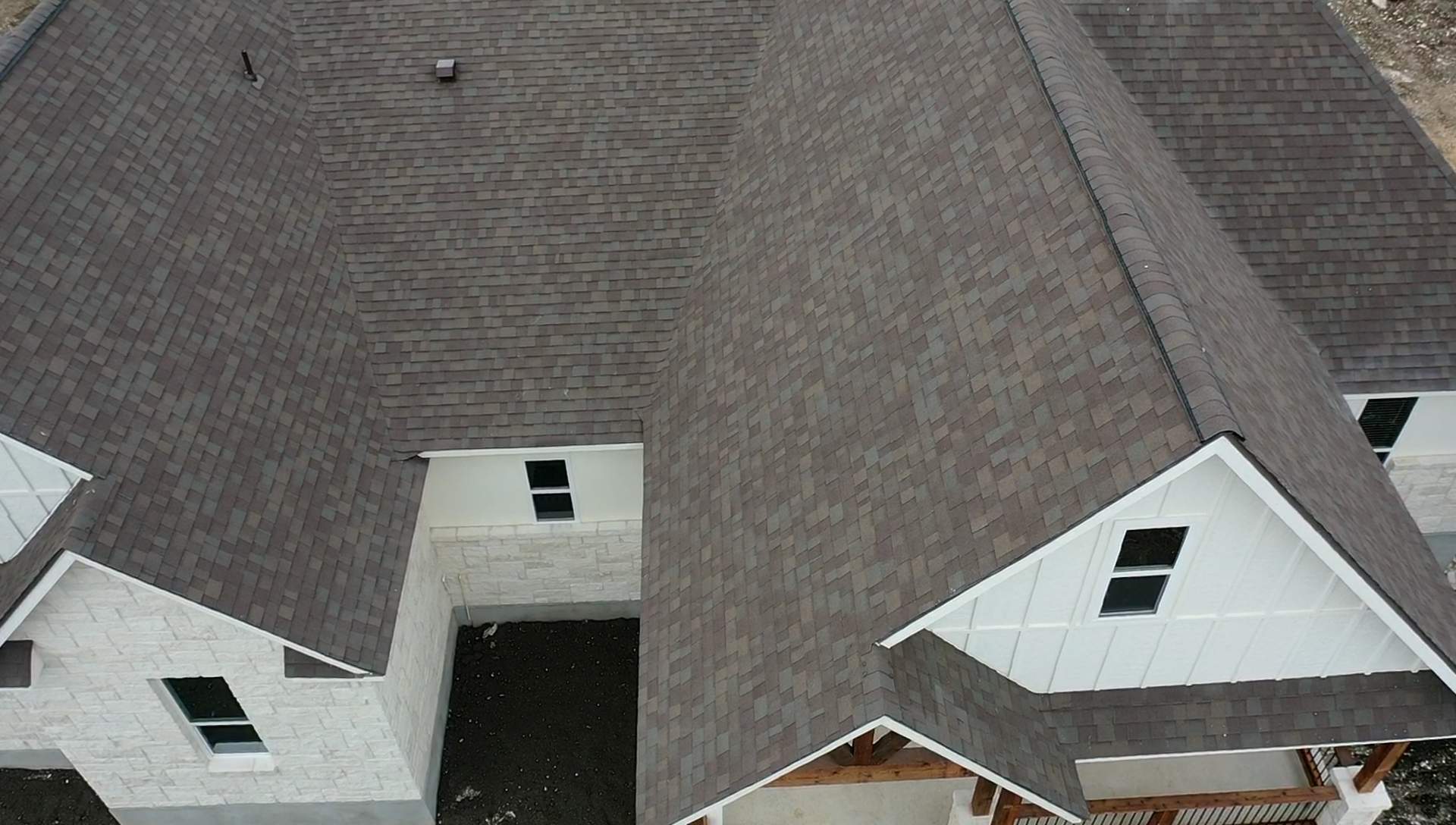 New Home Construction using Owens Corning 30 year Architectural Shingles by Premier Roofing and Contracting