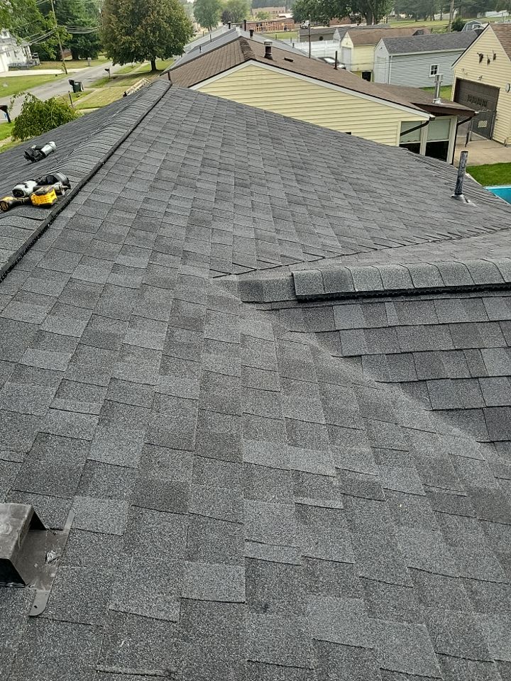 ATLAS PINNACLE COLOR: SCOTCHGARD BLACK SHADOW by Eagle Eye Roofing