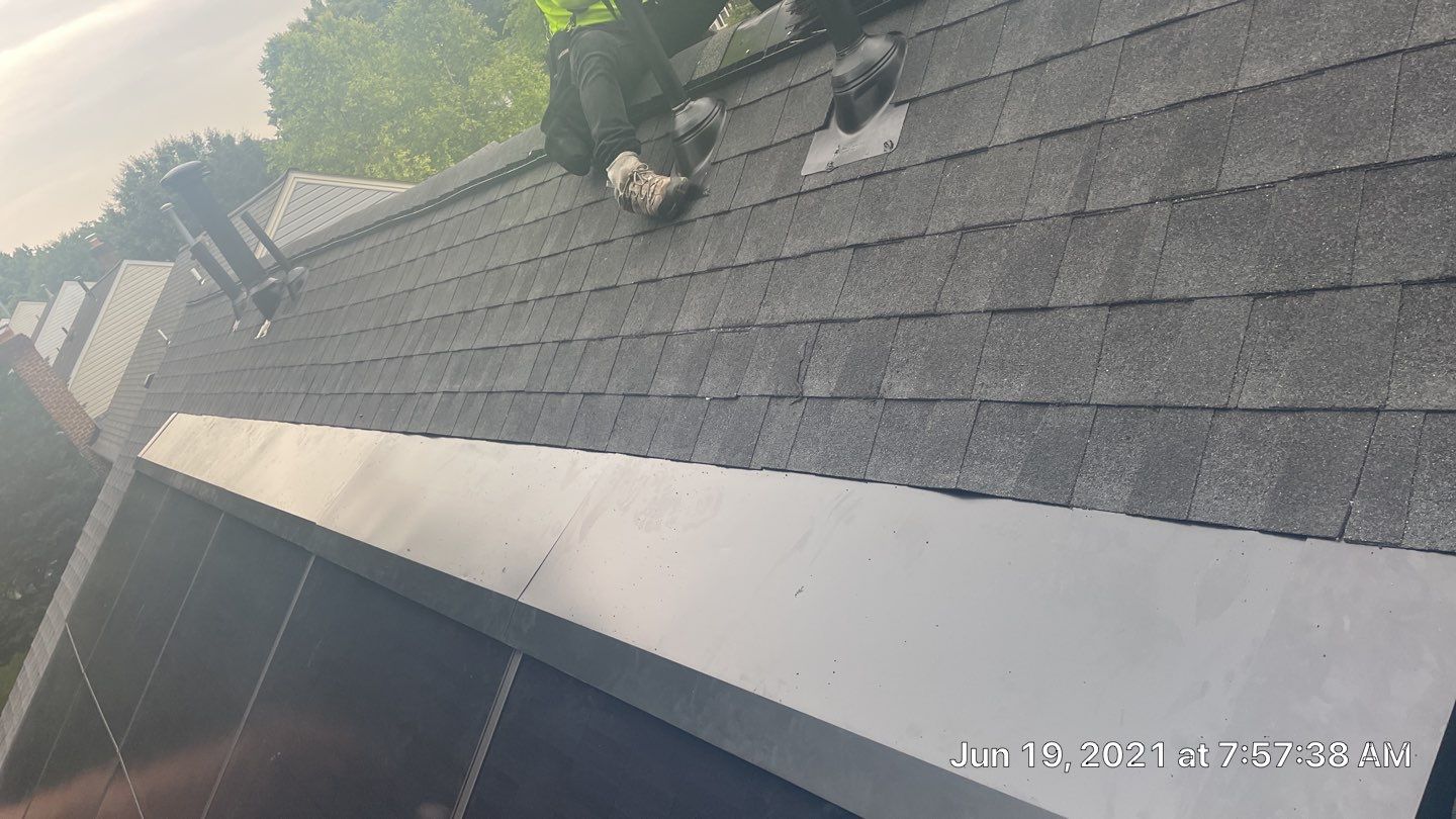 Exterior Home Makeover using GAF Timberline HDZ, GAF Decotech, and James Hardie Siding by American Home Contractors