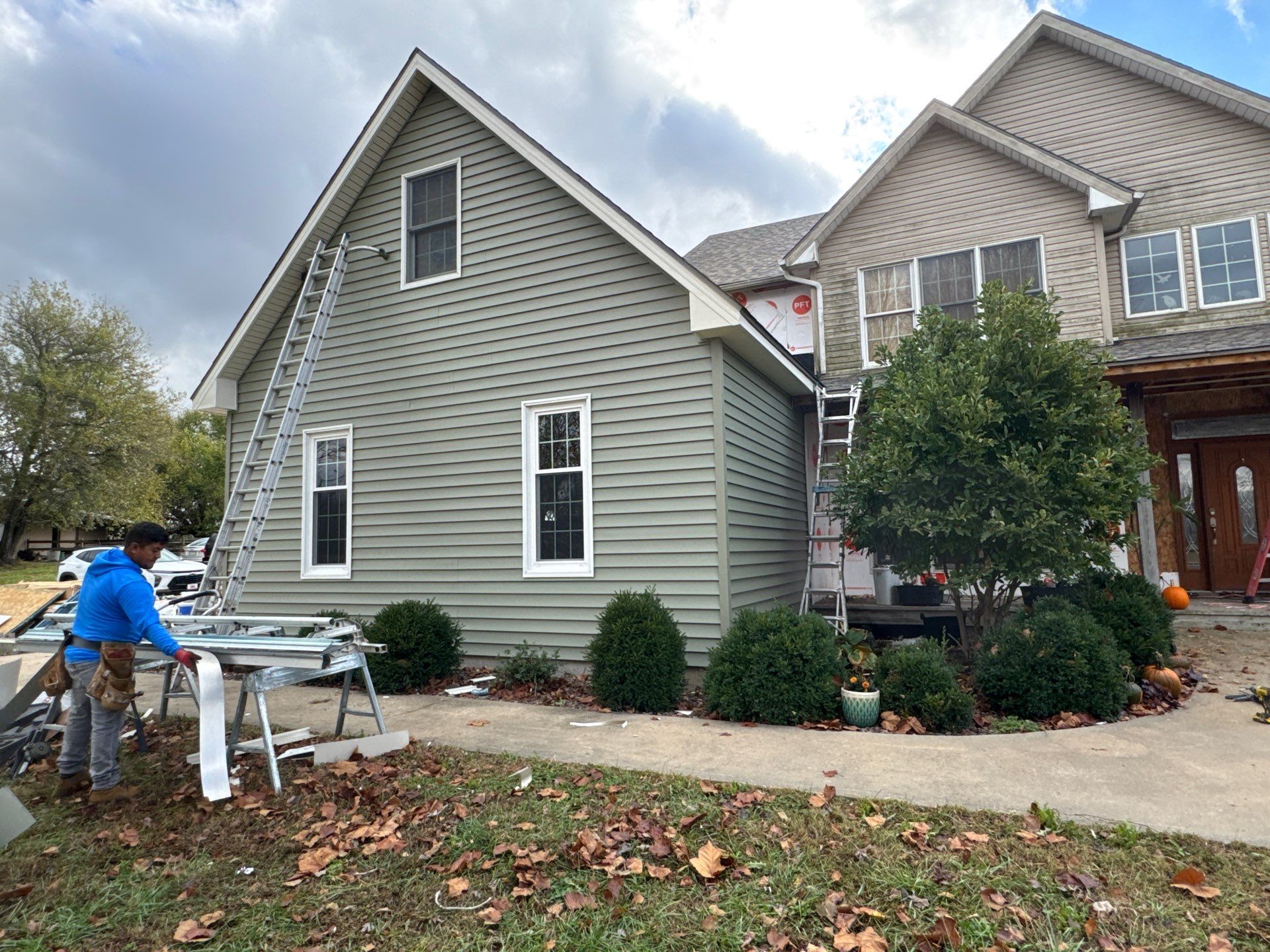 Comprehensive Residential Roof and Siding Replacement in Smithville Missouri by EEC Windows, Siding & Roofing