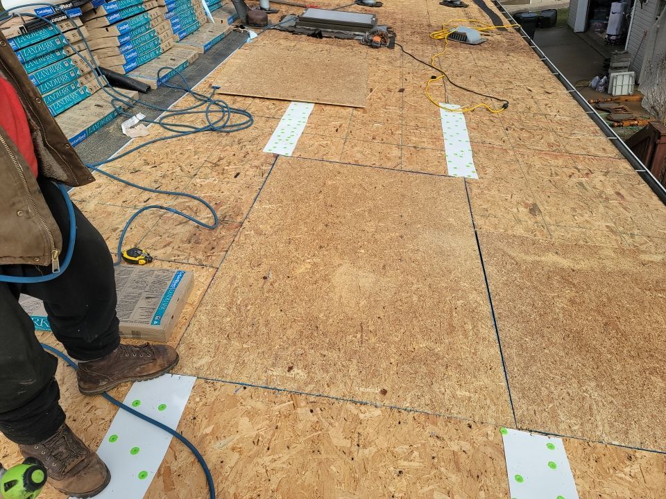 CERTAINTEED LANDMARK COLOR: BURNT SIENNA DRIP EDGE: MUSKET BROWN by Eagle Eye Roofing