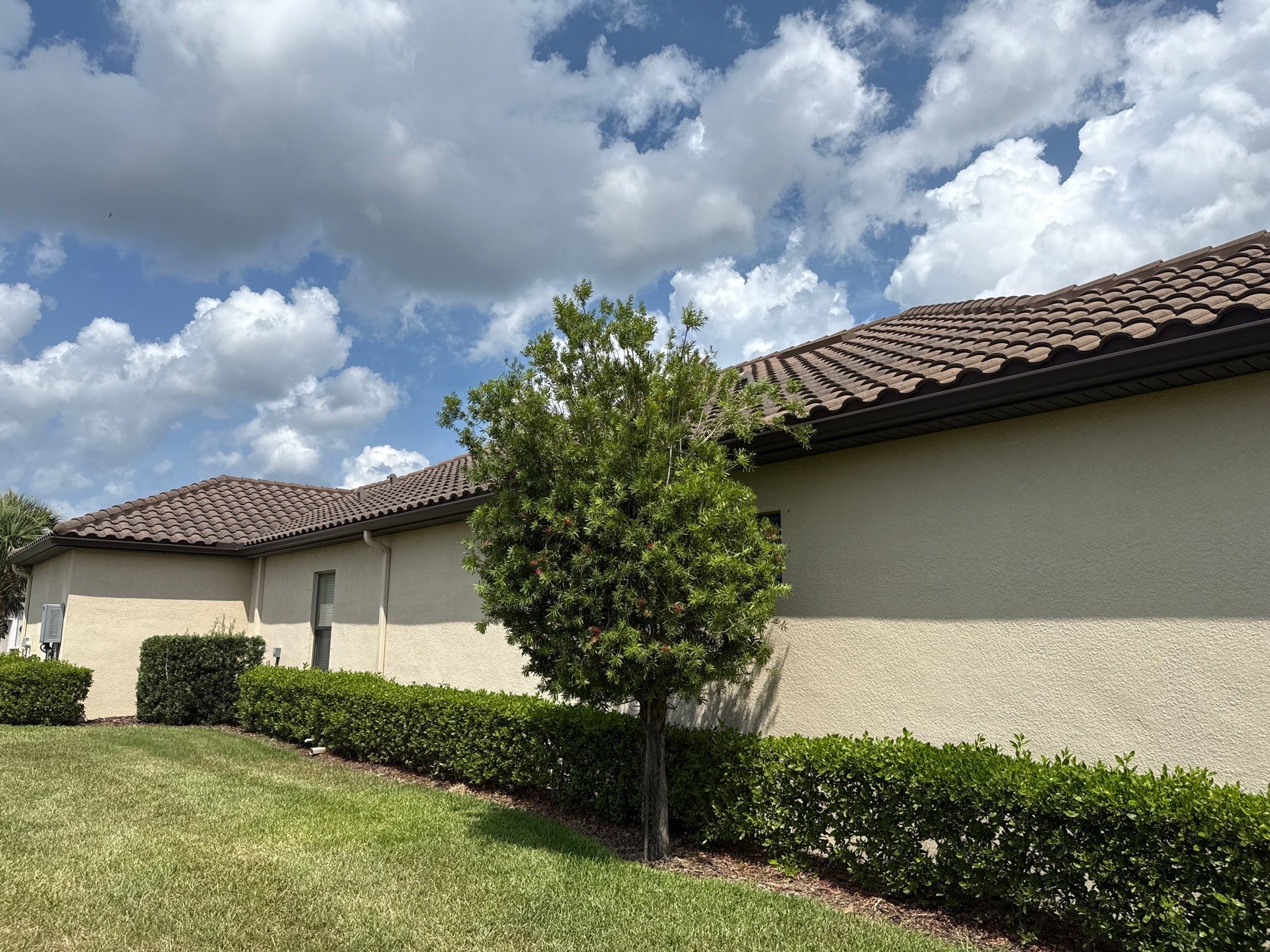 Concrete Tile Roof, Paver Driveway & Lanai Cleaning – Artisan Lakes Esplanade, Palmetto, FL by Sunshine AquaWash