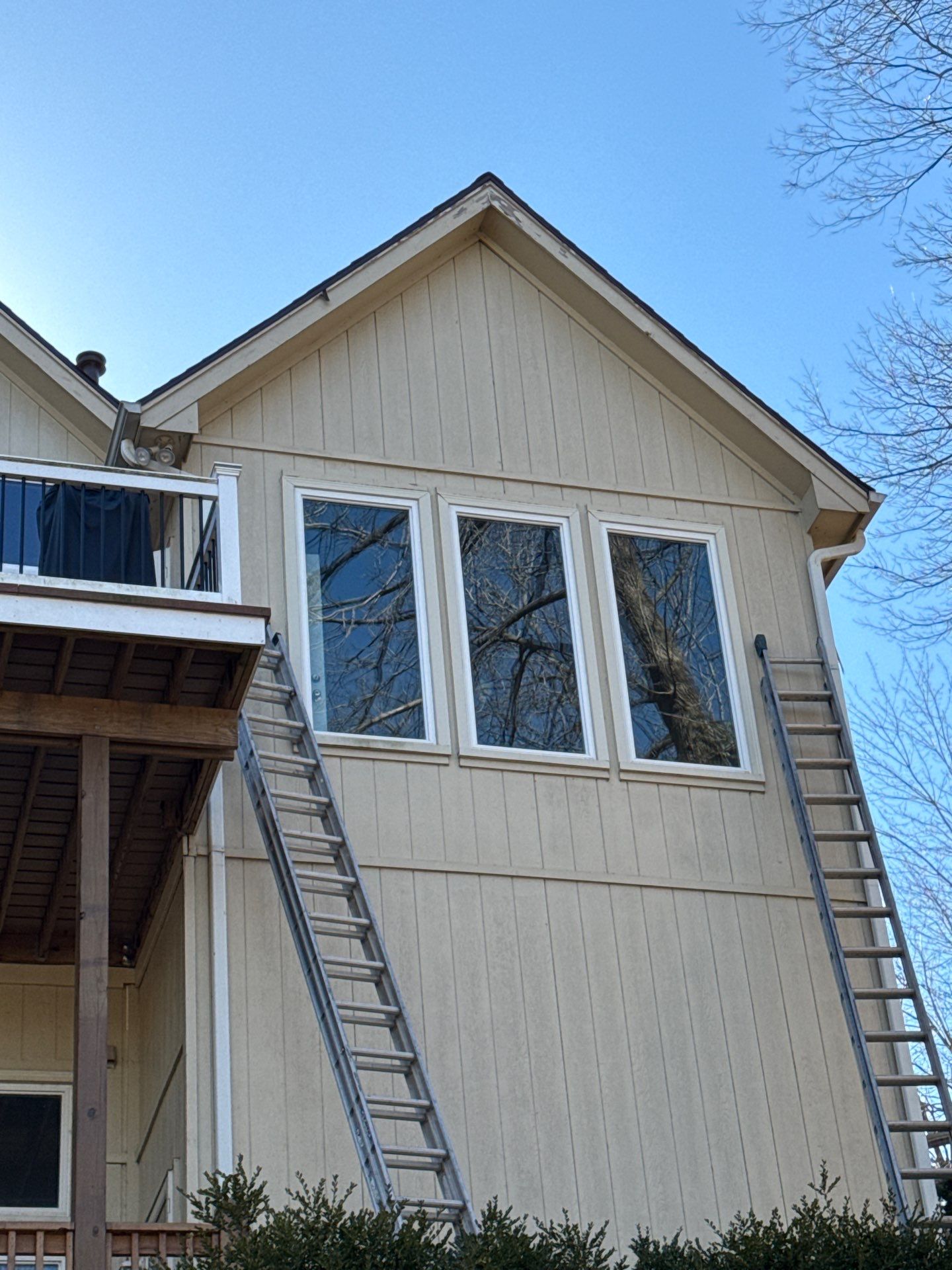 Siding Installation using Clay Market Square by EEC Windows, Siding & Roofing