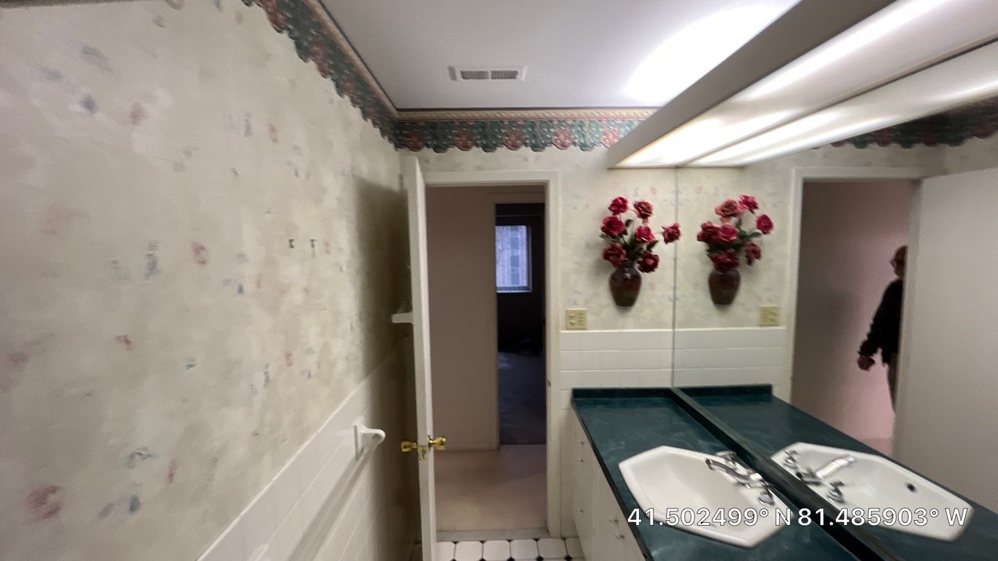 Swirski mirror removal by Best Buy Painting