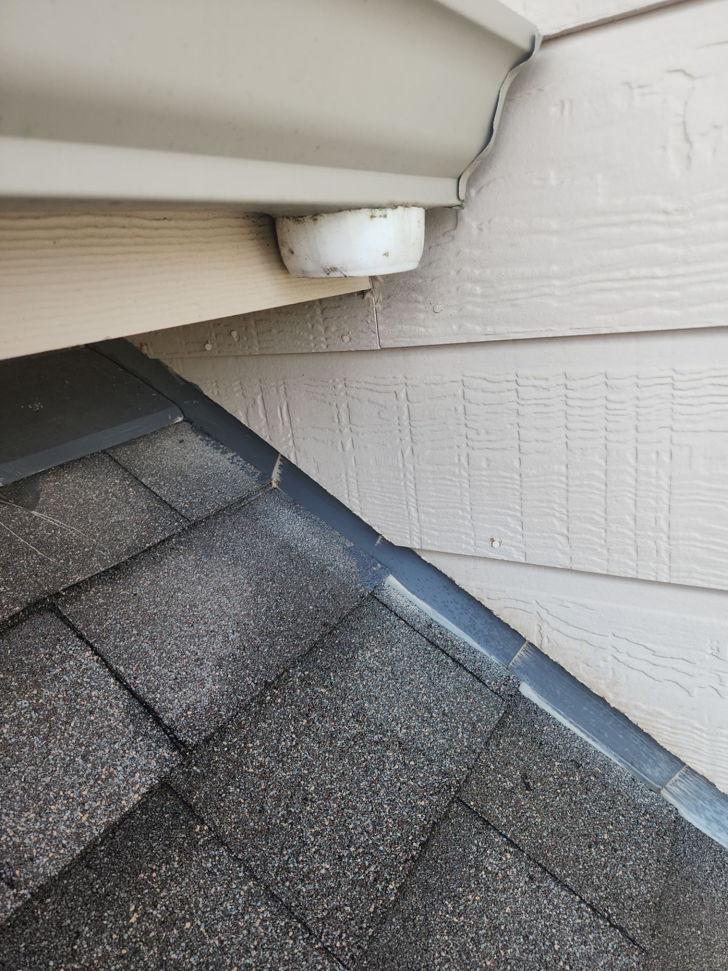 Hail Damage using Owen's Corning Duration (Lifetime) Shingles by Roof Repair Company