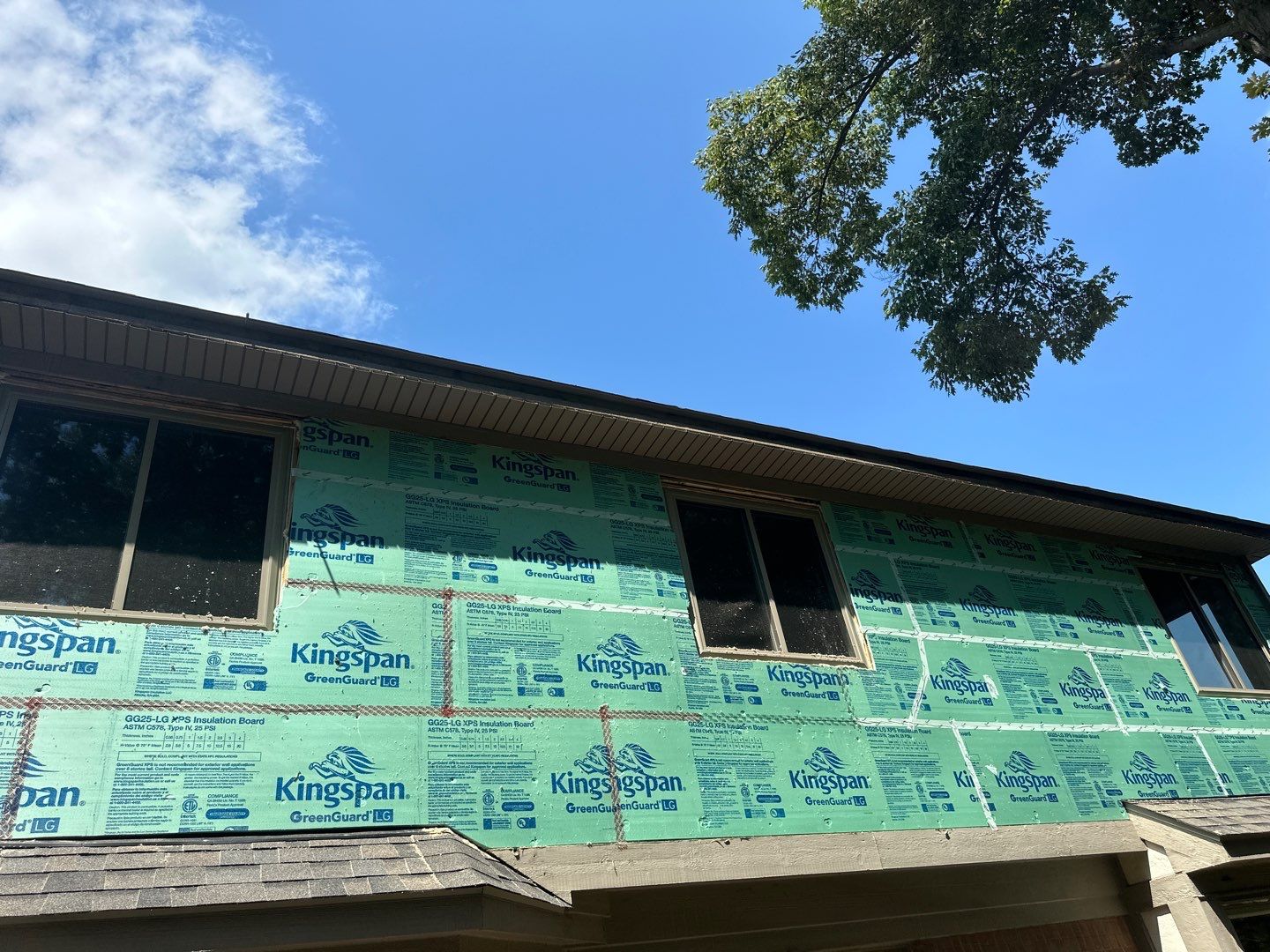 Roof Replacement using Owens Corning Peppercorn and Siding Replacement using Ascend Charcoal Smoke by 180 Contractors