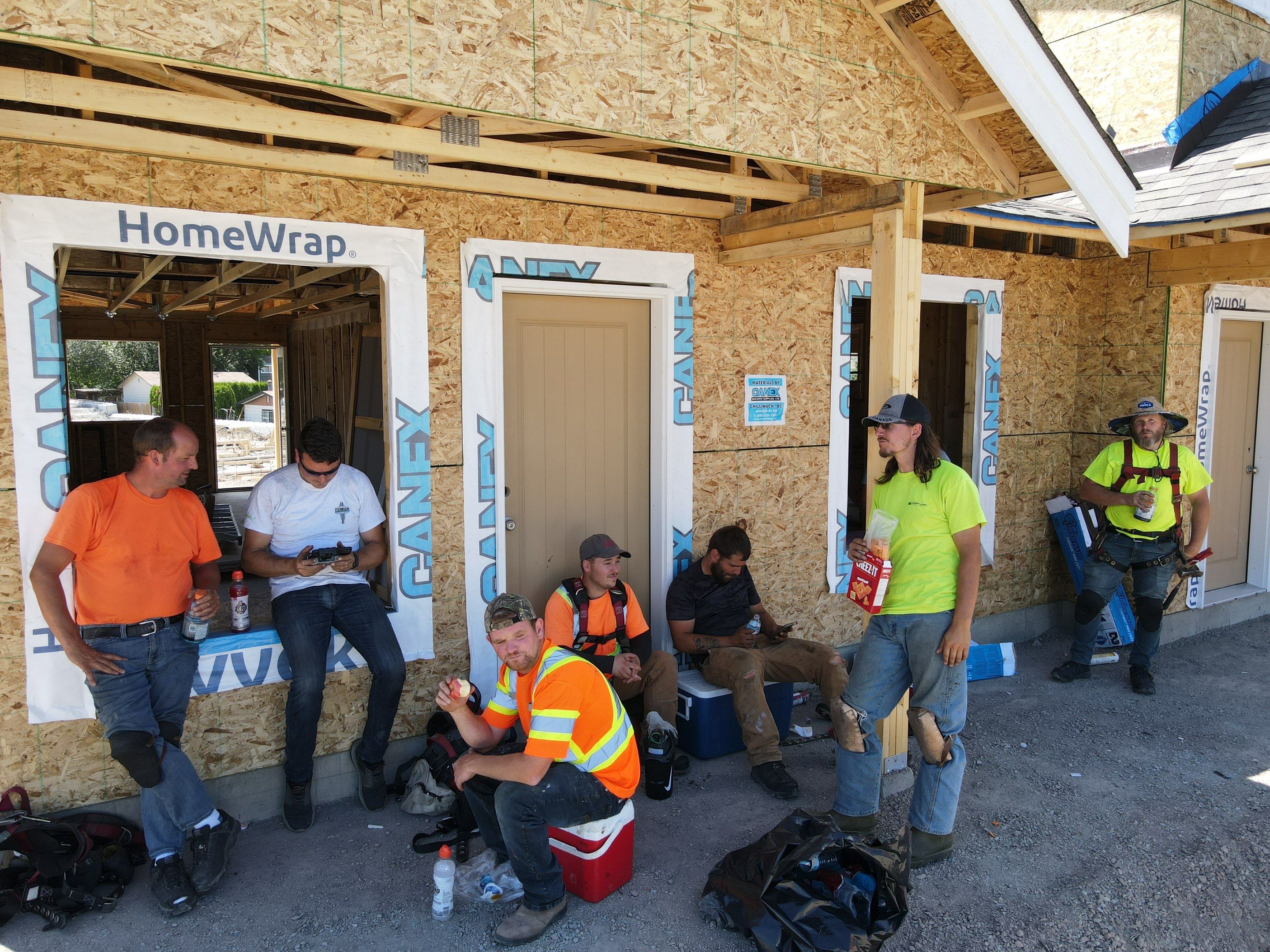 Residential Roofing Installation using OC Oakridge shingles by Top Notch Roofing Inc