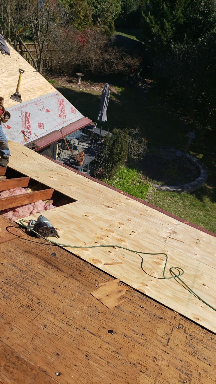 McLean: CertainTeed Landmark Designer Shingles in Charcoal Black by RM Banning, Inc.