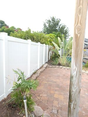 Bradenton, FL 6ft. White Vinyl Privacy Fence