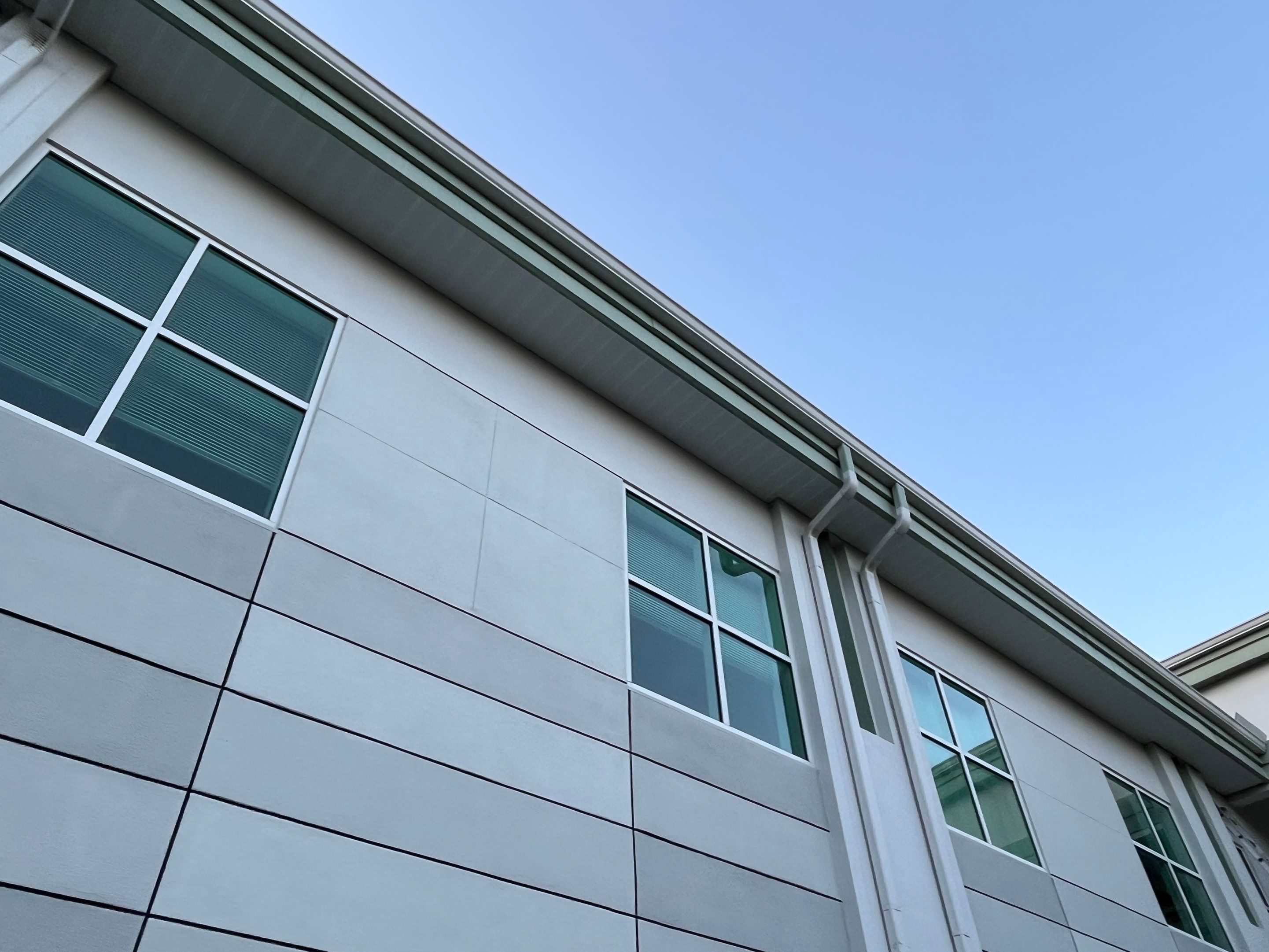 6-Inch White Seamless Gutters in Sarasota FL by Gutter Professors