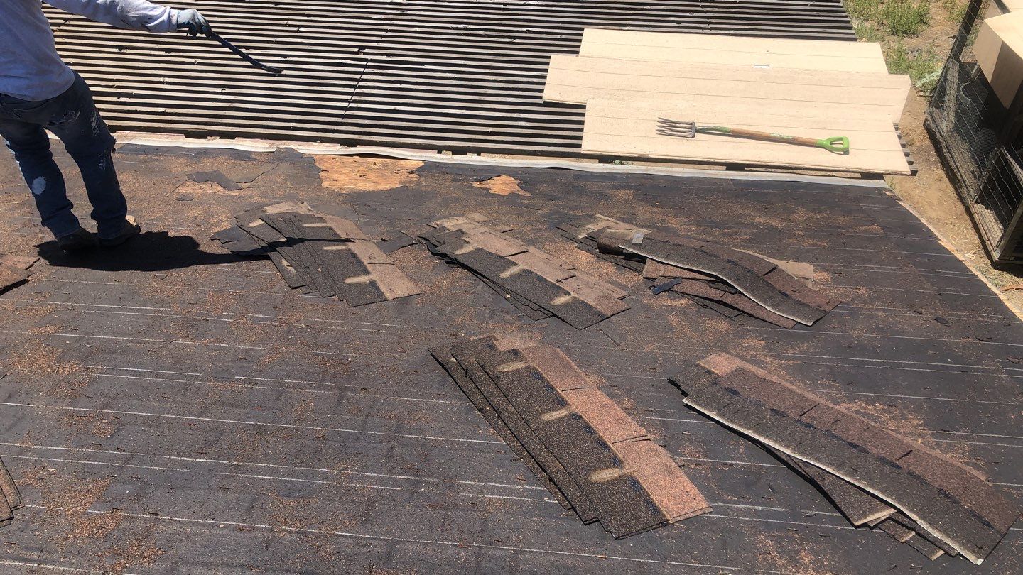 Metal roofing installation using Standing seam metal roofing system by Straight Edge Roofing Inc