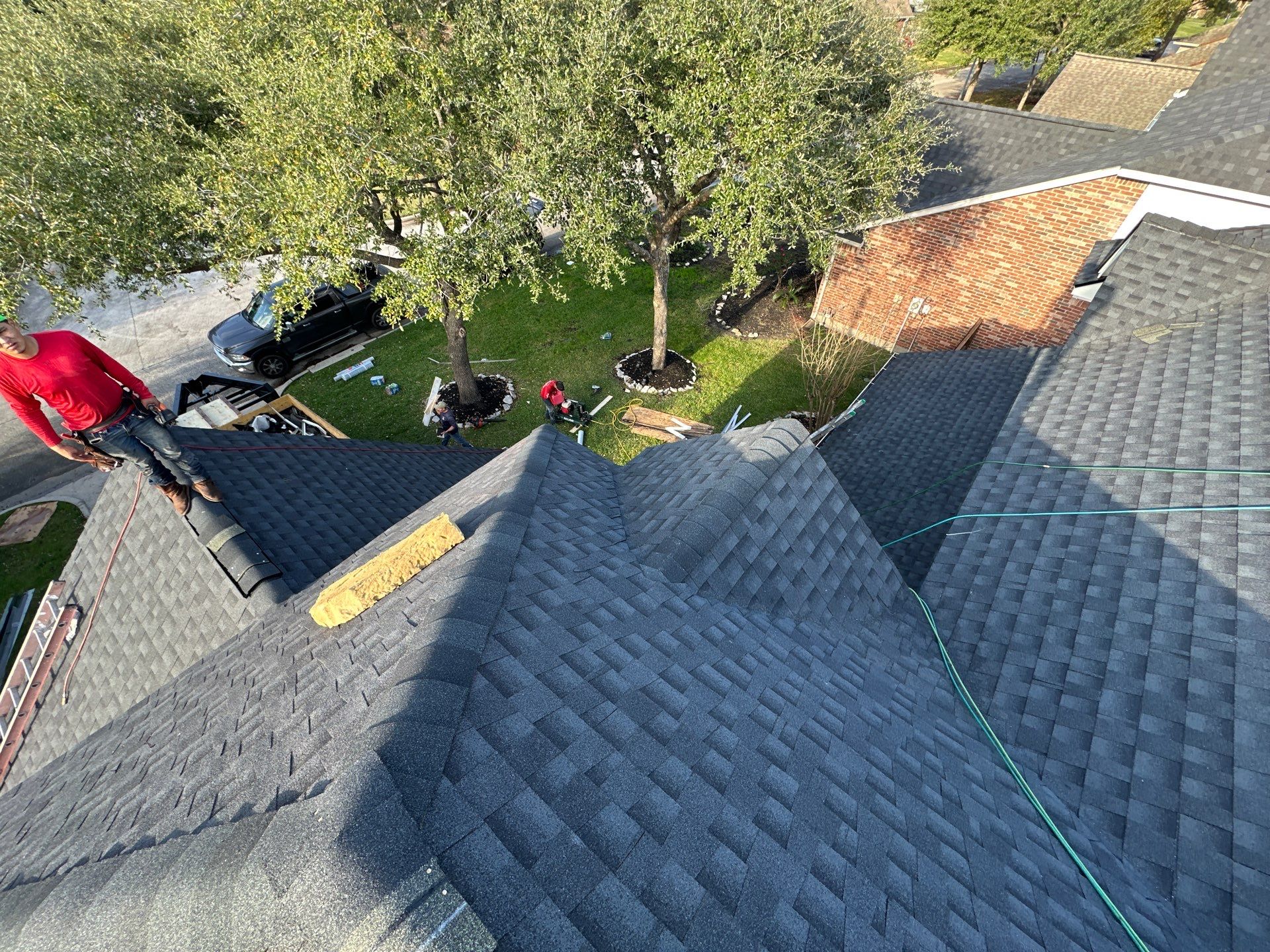 GAF HDZ CHARCOAL W/ PREMIUM RIDGE Z by Motion Roofing