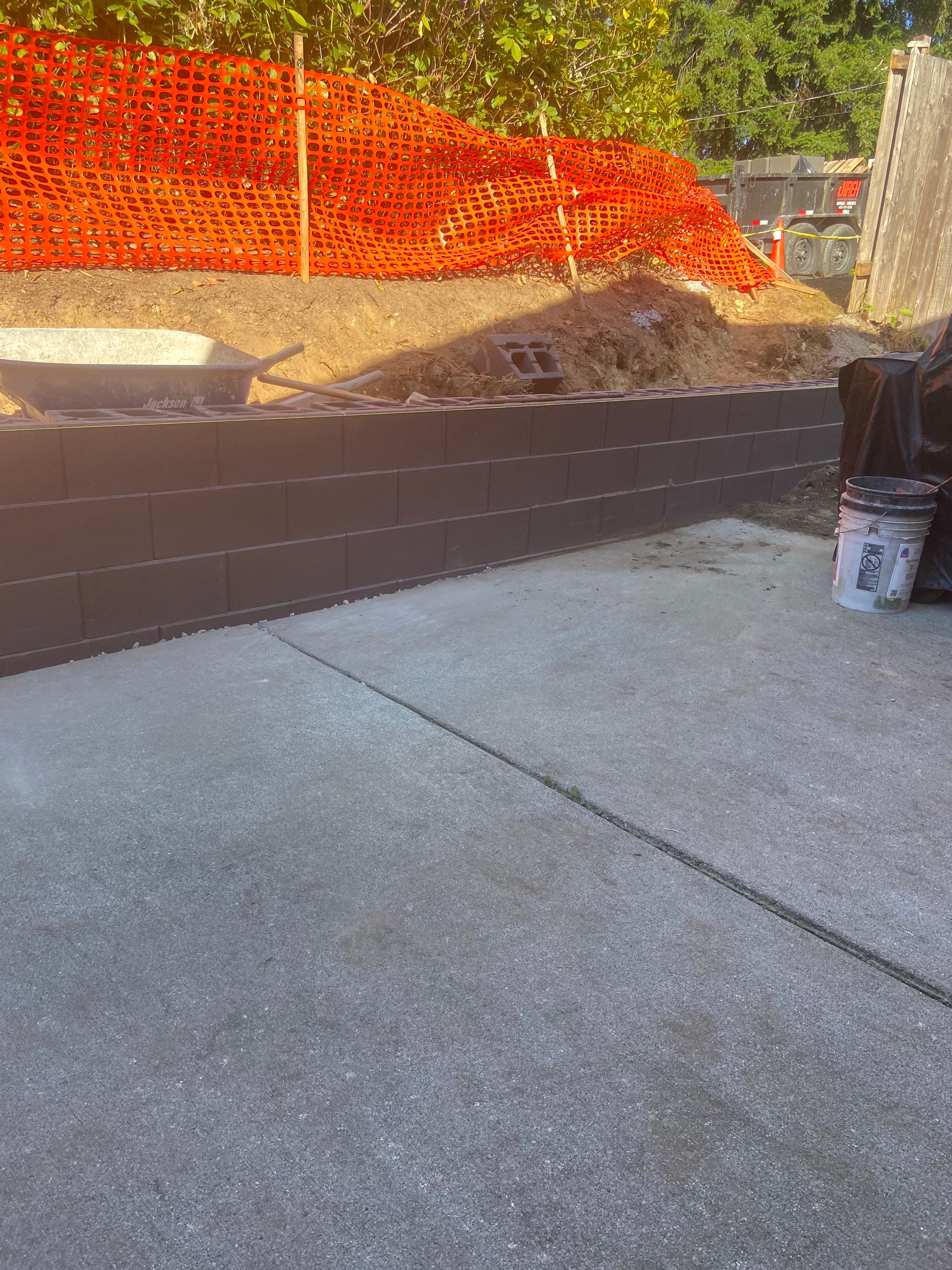 Jireh Outdoor Projects | Retaining Wall & Fence Build by Jireh Asphalt & Concrete Inc 