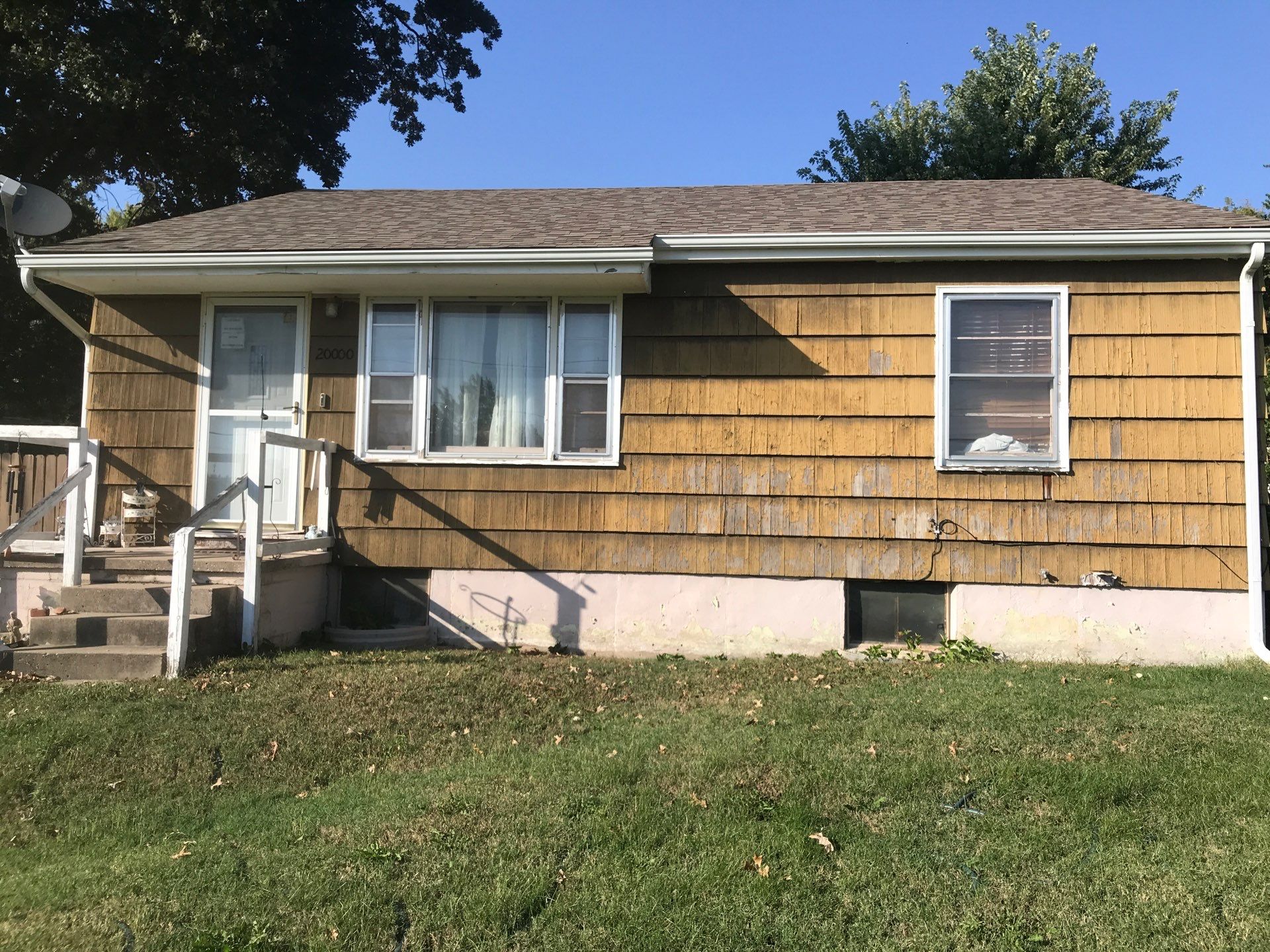 Siding Installation using Extrerior Porfolio Vinyl Siding  by EEC  Windows, Siding & Roofing 