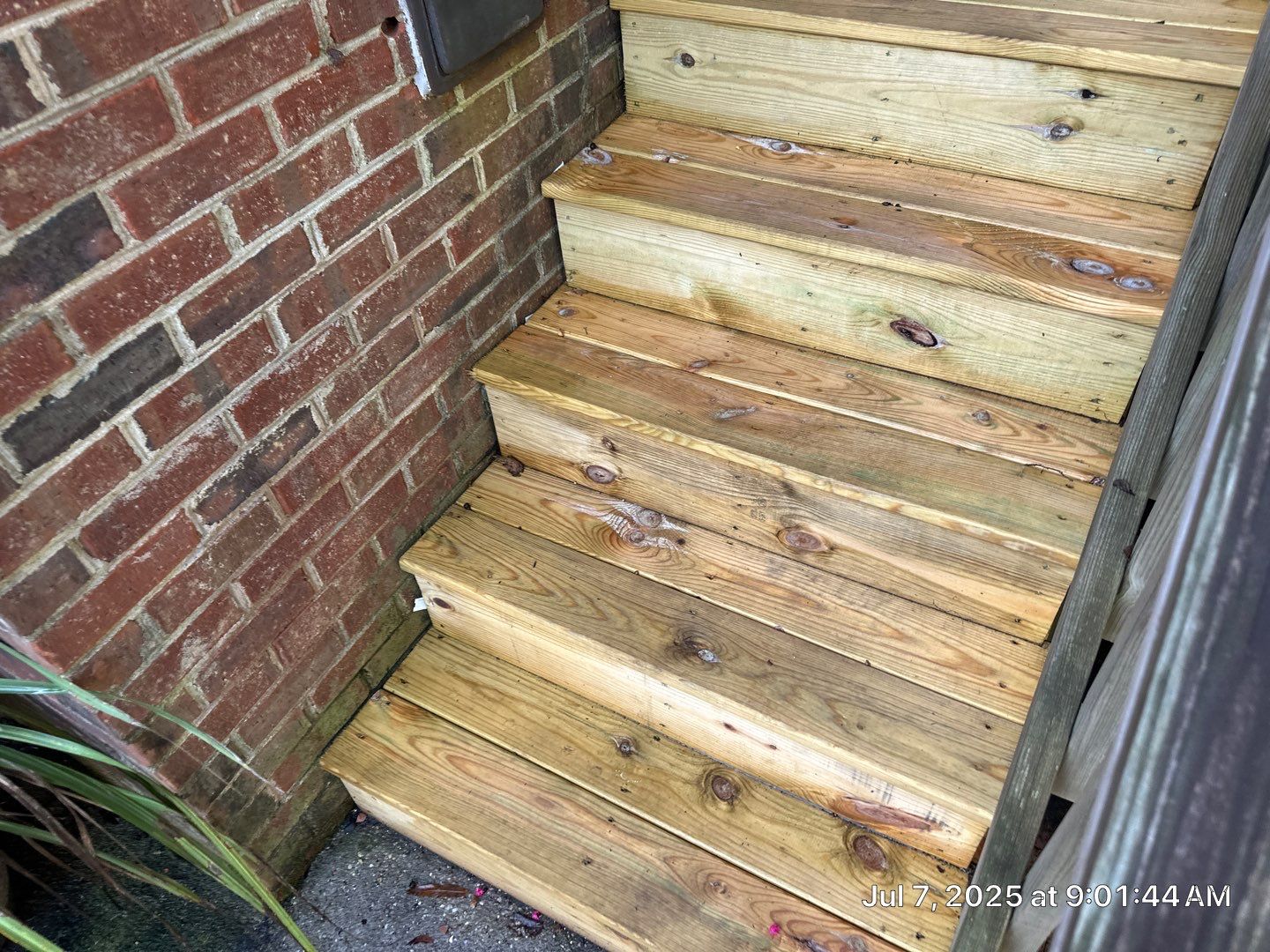 Wood Deck using Wood Sealant by DuraSeal