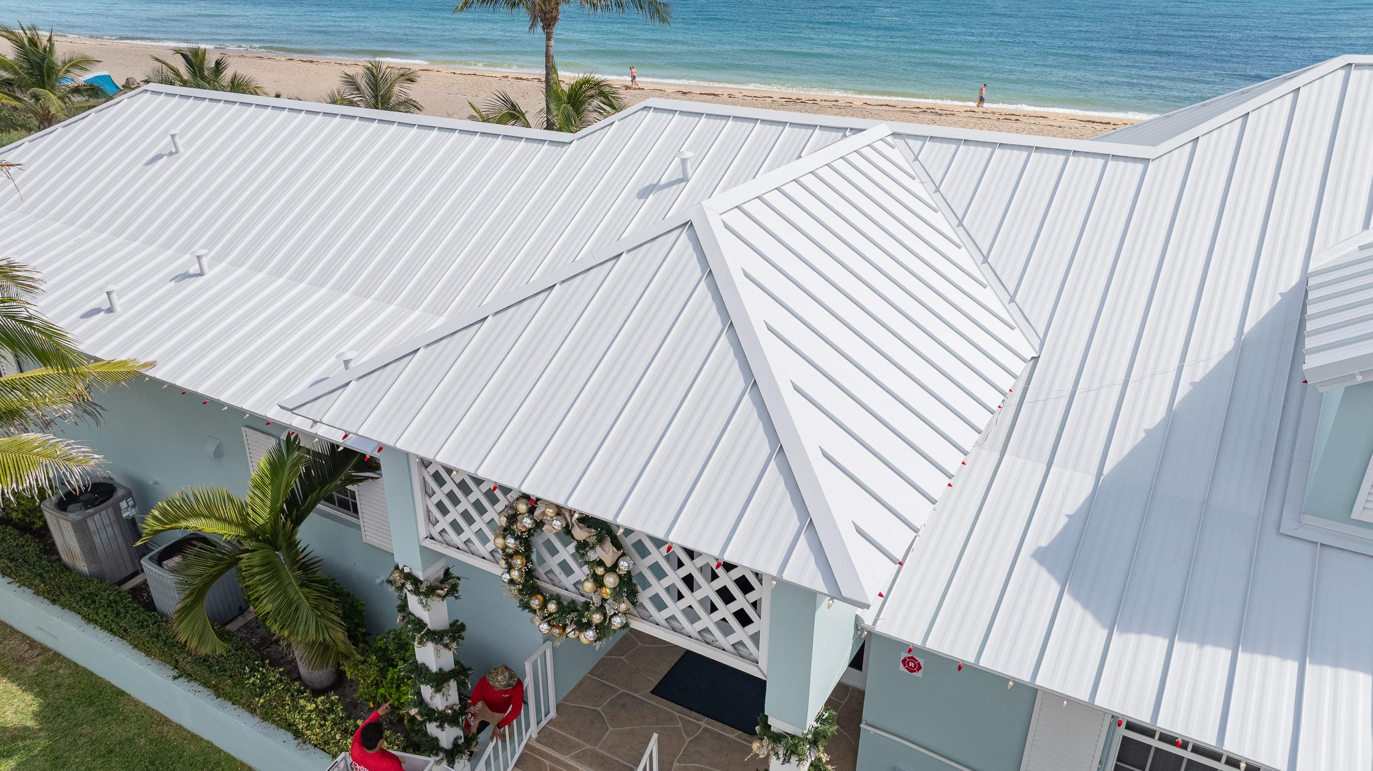 .032 Aluminum 1.5" Mechanical Seam Regal White by Total Roofing System The Metal Roof Experts